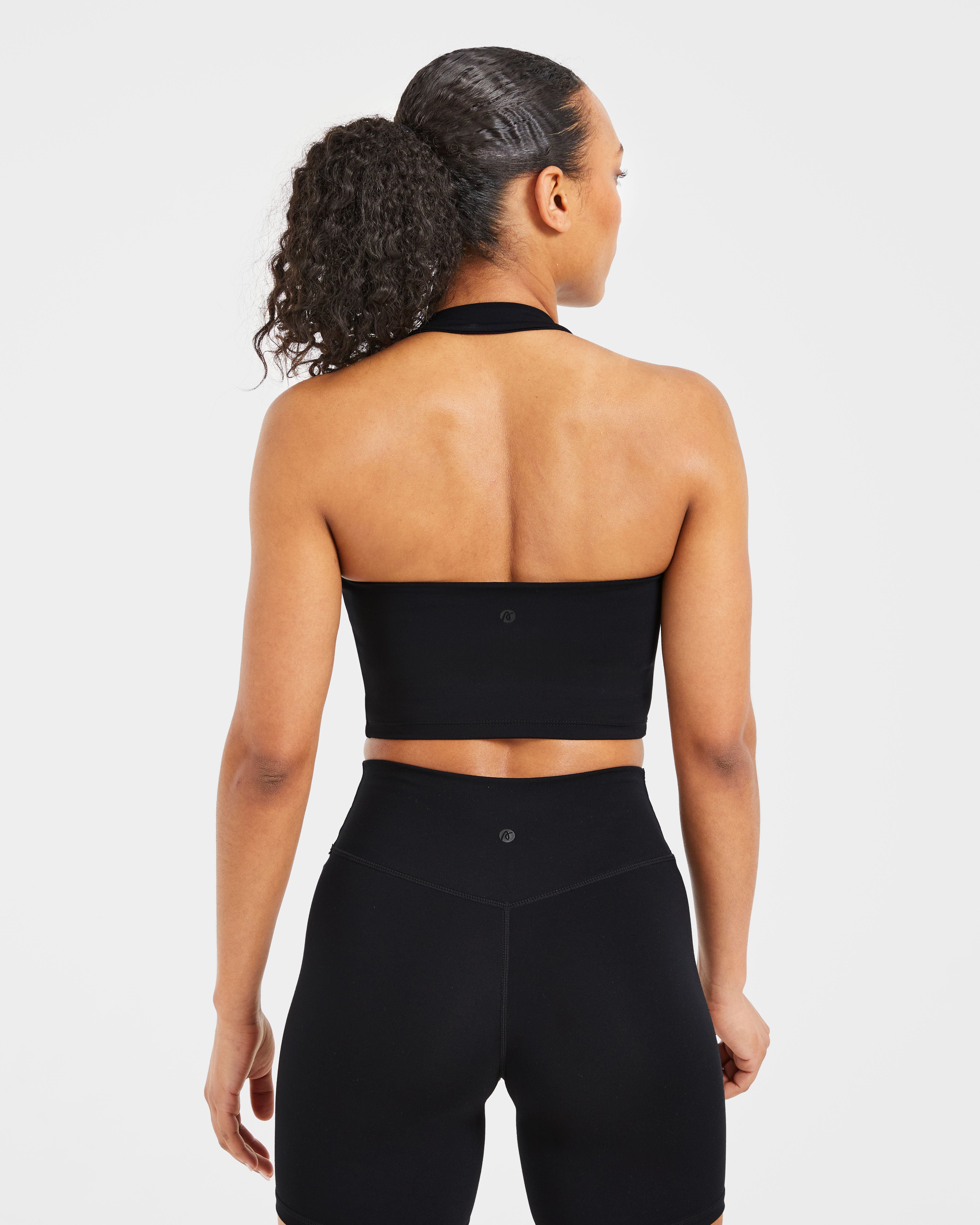 Staple Halterneck Crop Top - Schwarz