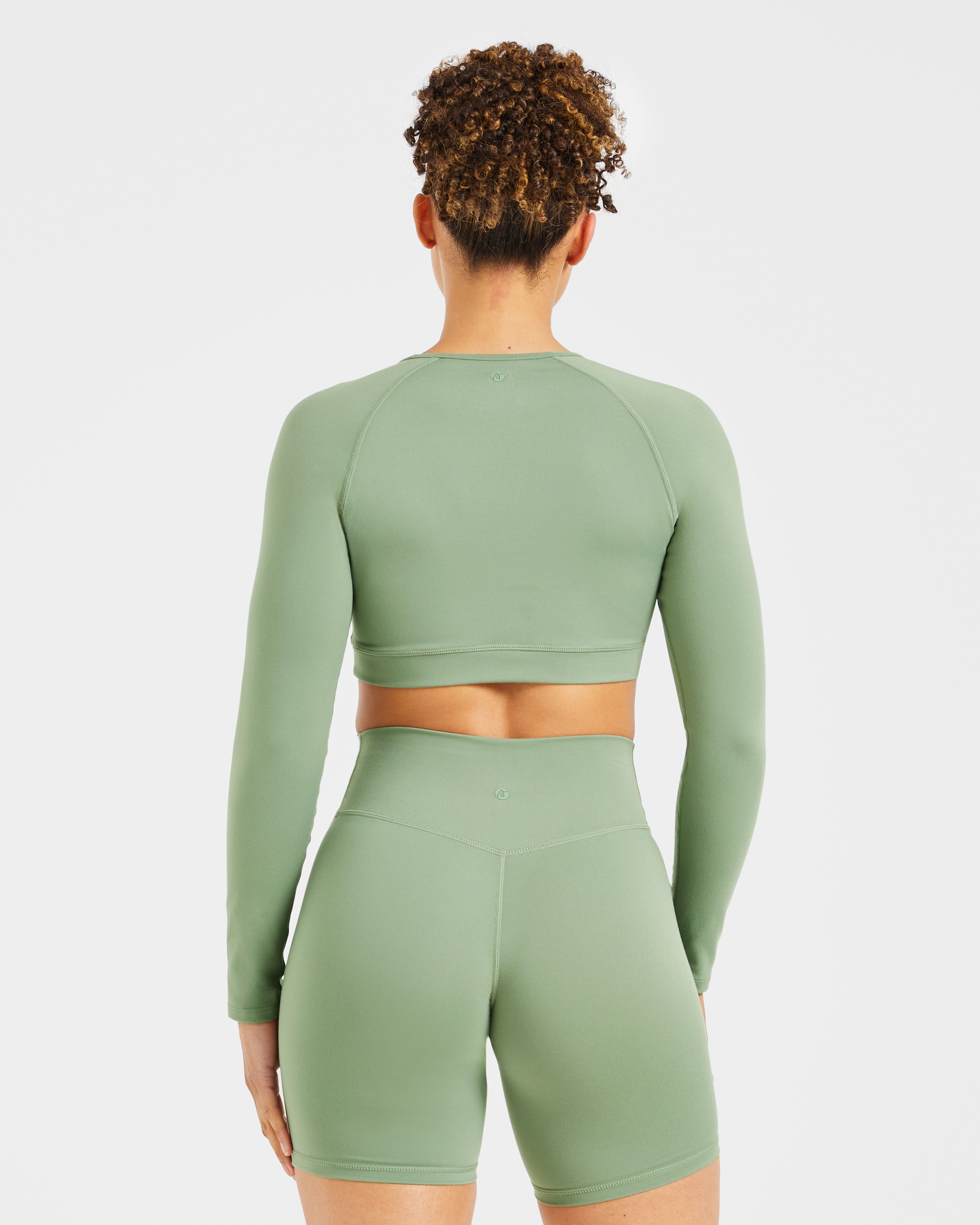 Staple Long Sleeve Crop Top - Olive Grün
