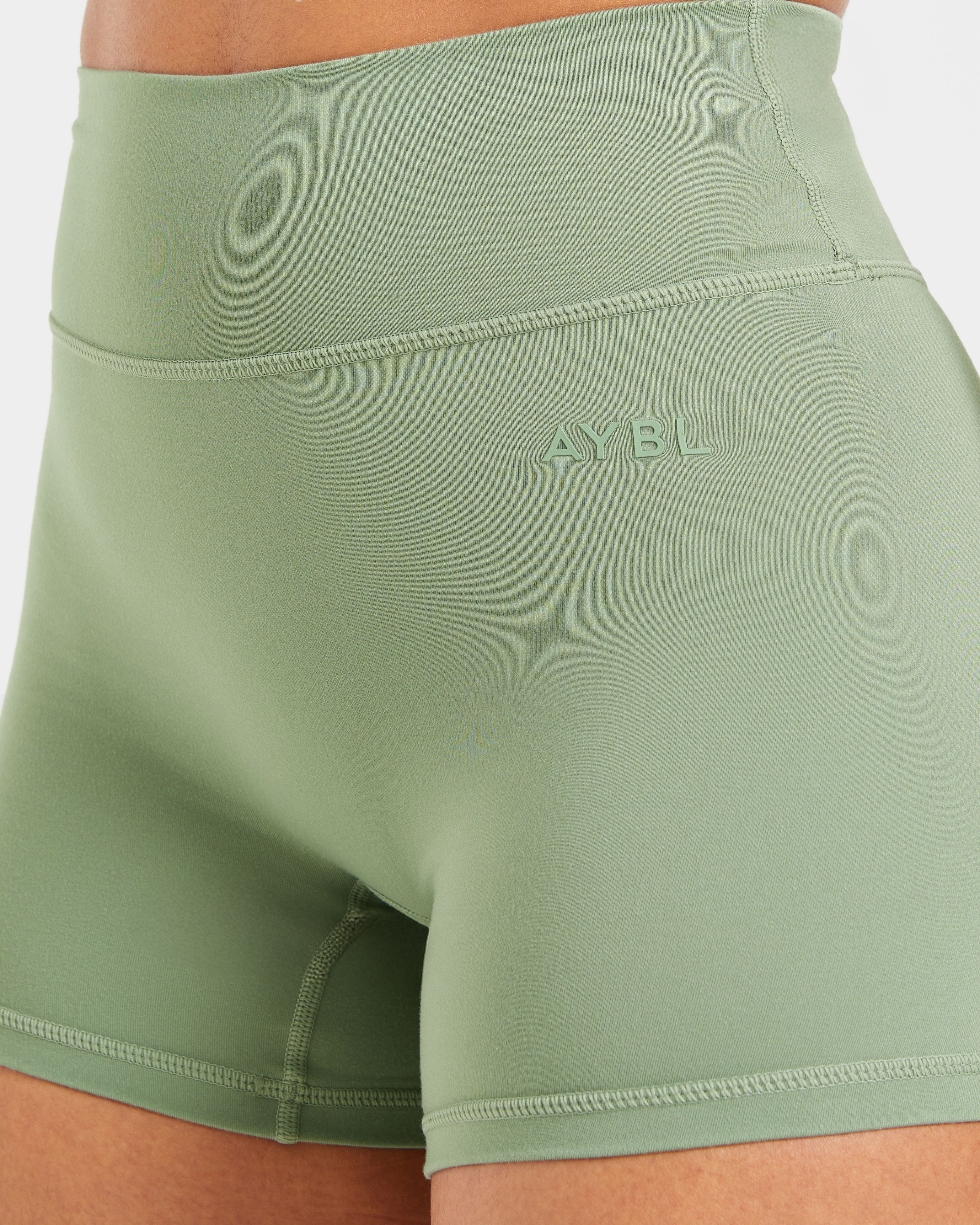 Staple Shorts - Olive Grün