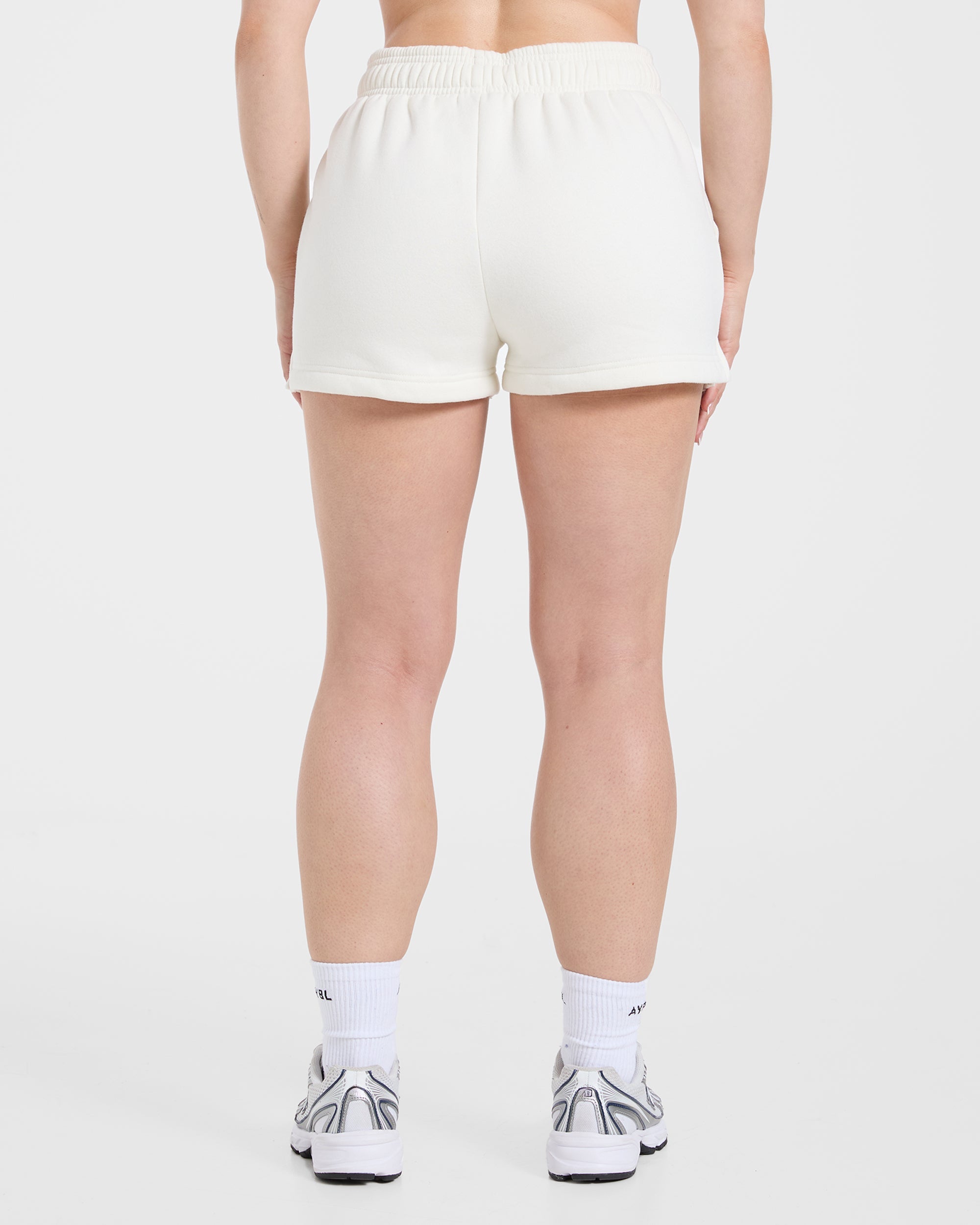 Sports Society Oversized Shorts - Off Weiß