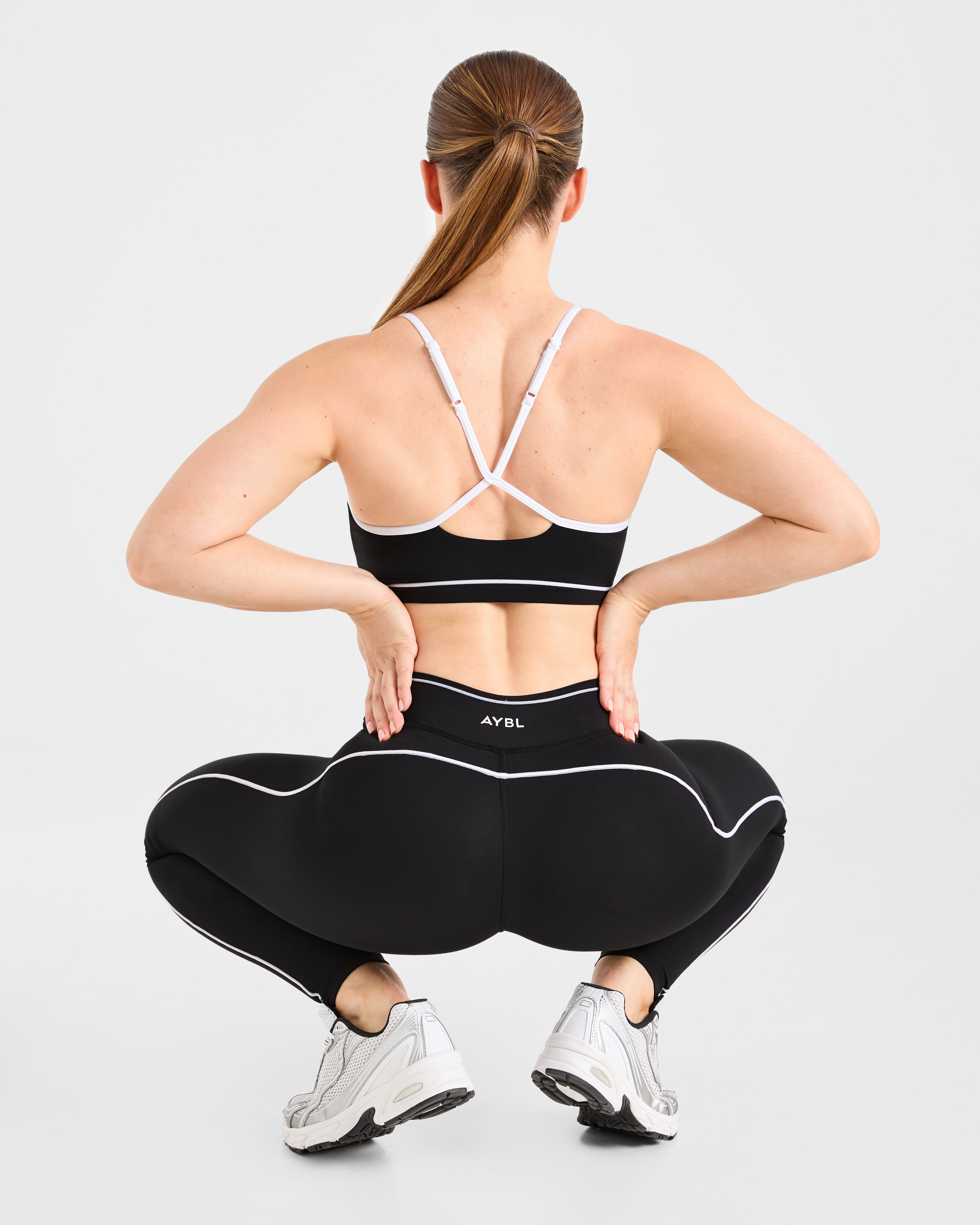 Form Sports Bra - Schwarz