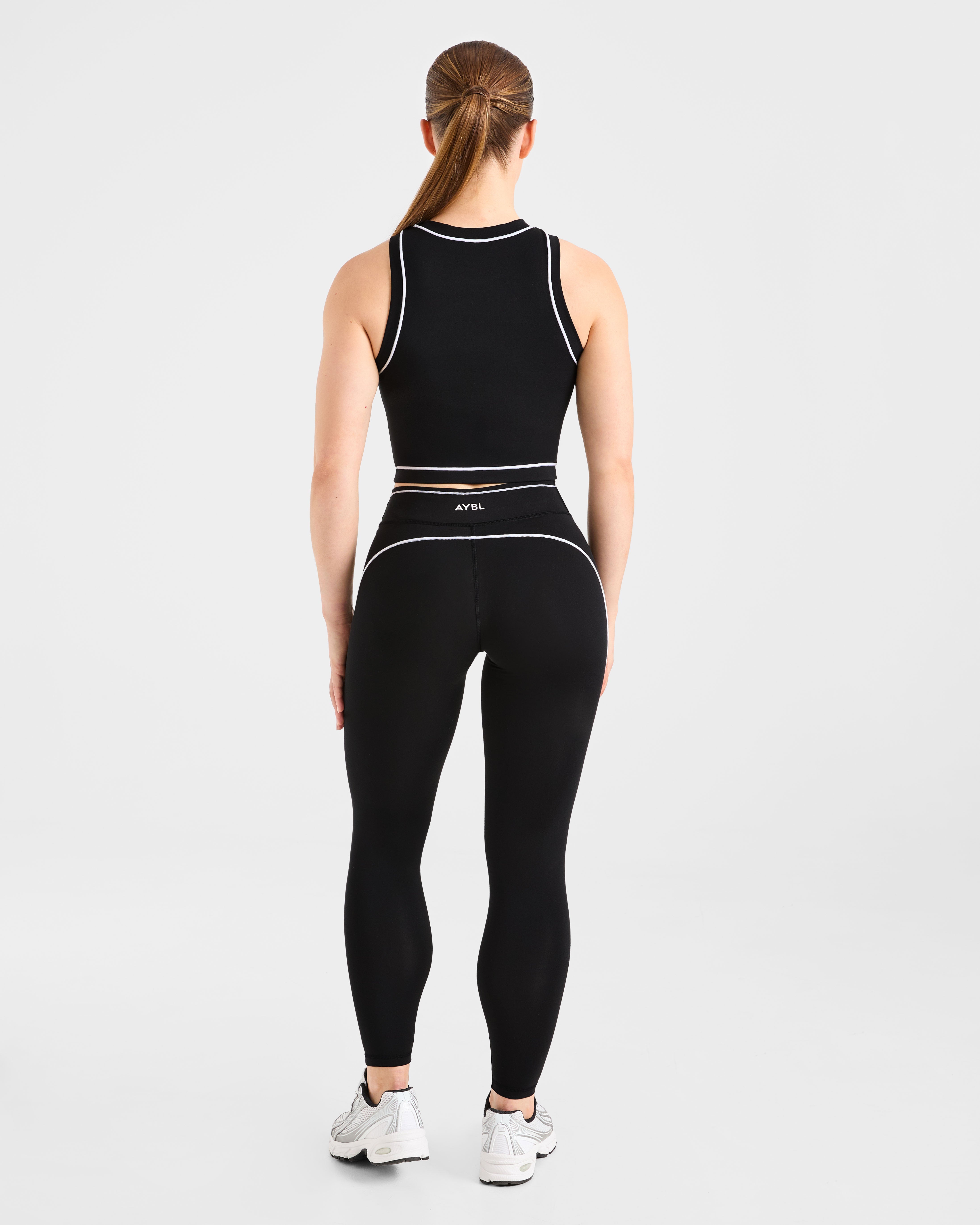 Form Tank Top - Schwarz