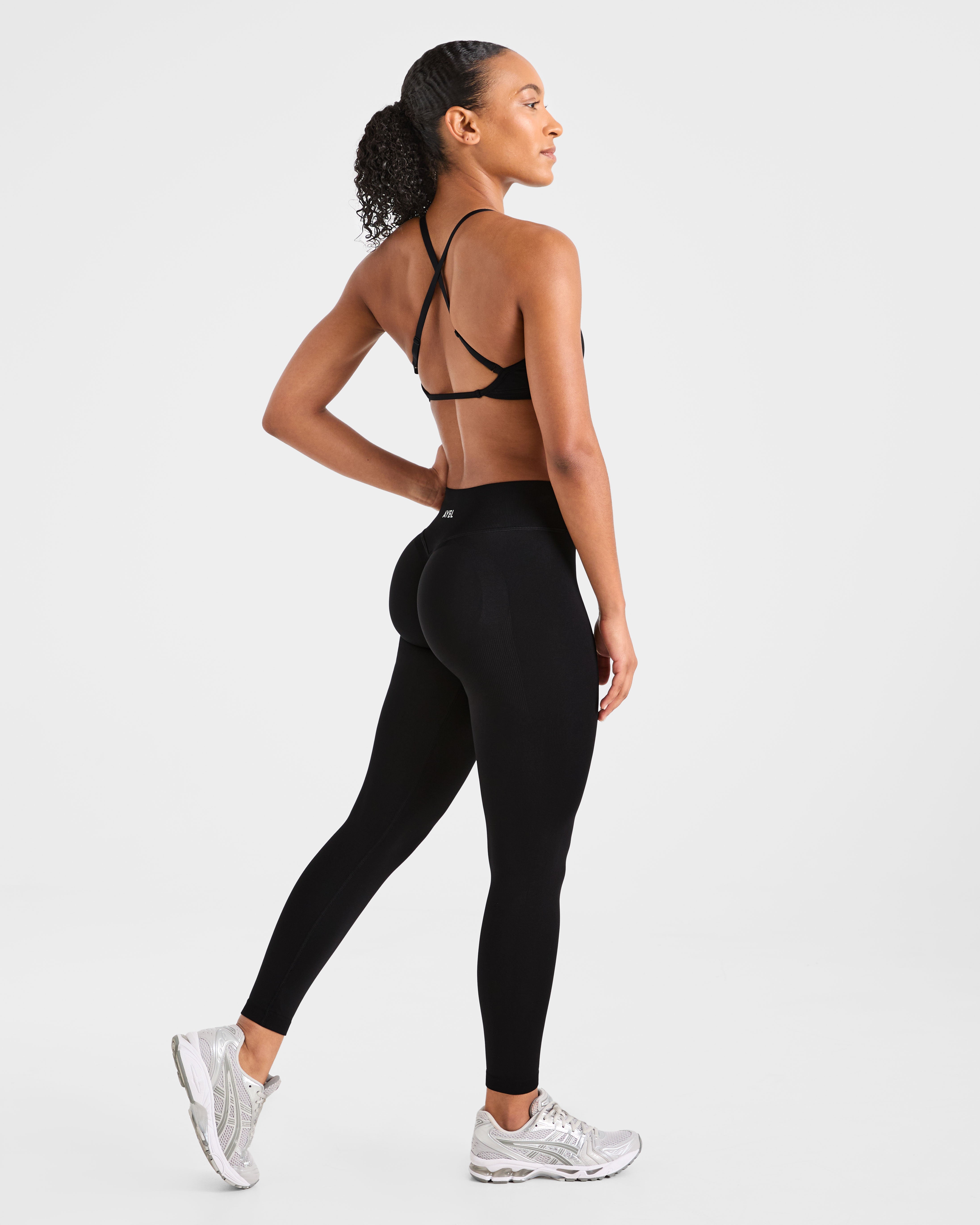 Adapt Seamless Strappy Sports Bra - Schwarz