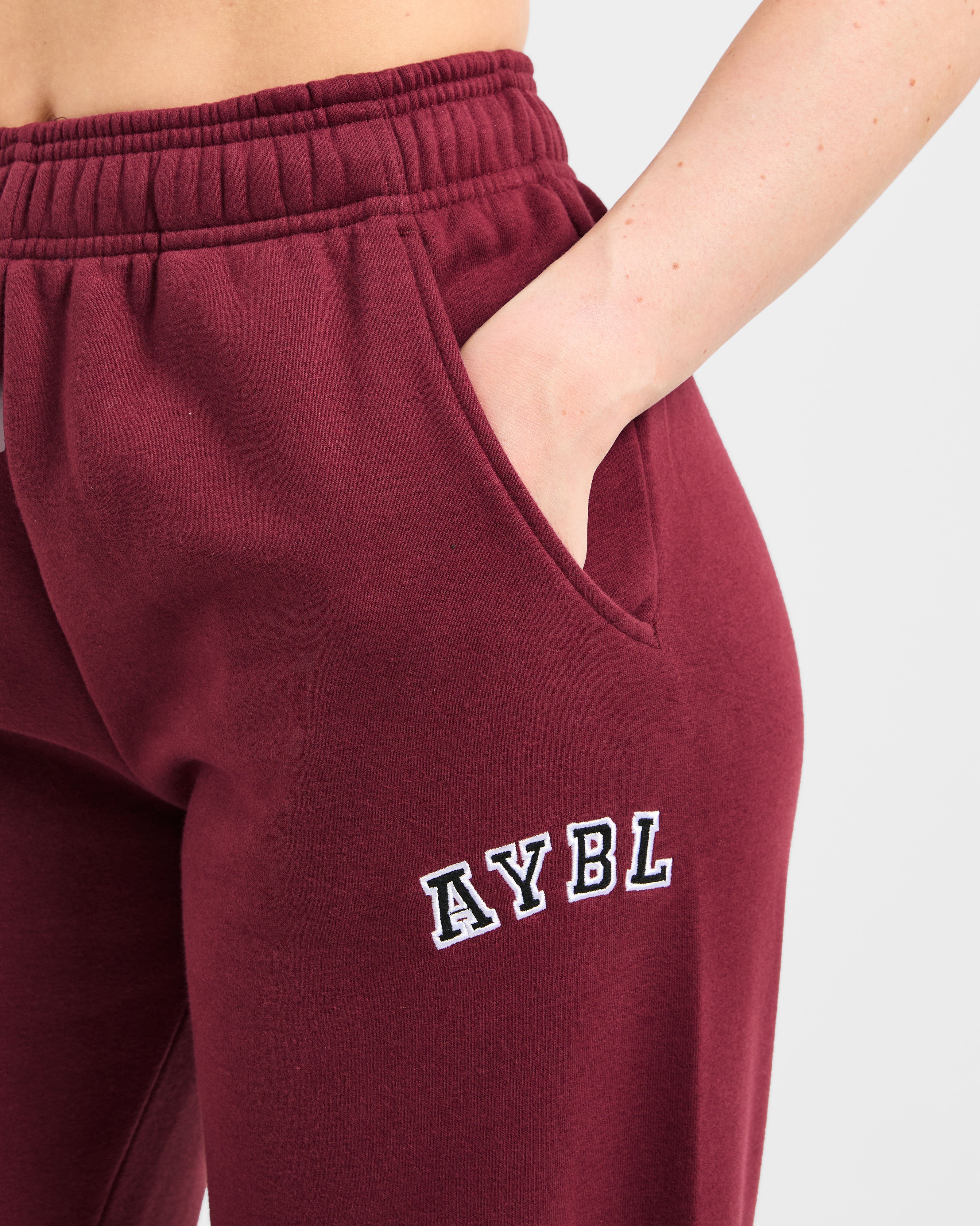 Varsity 2.0 Oversized Straight Leg Joggers - Rot Wine