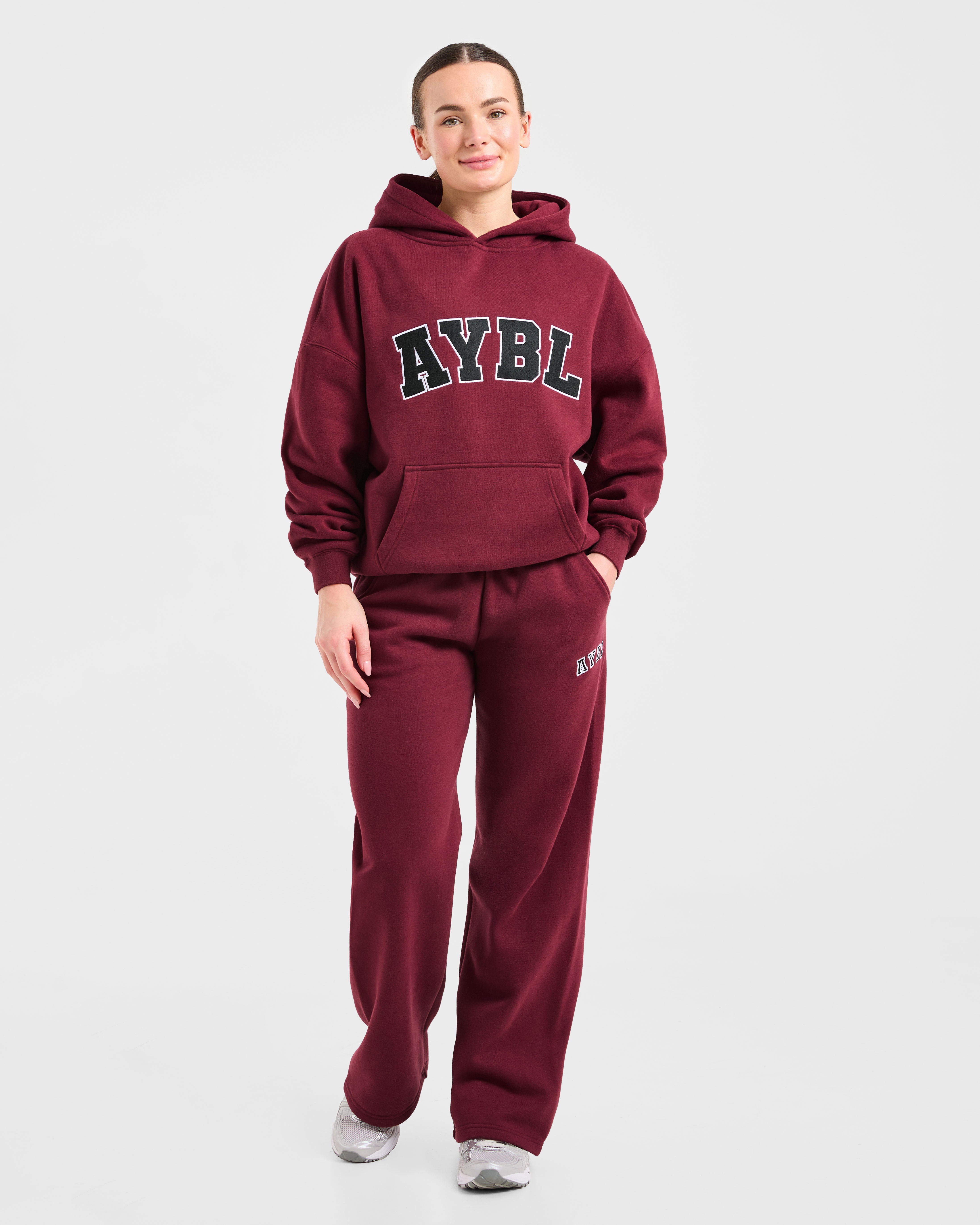 Varsity 2.0 Oversized Straight Leg Joggers - Rot Wine
