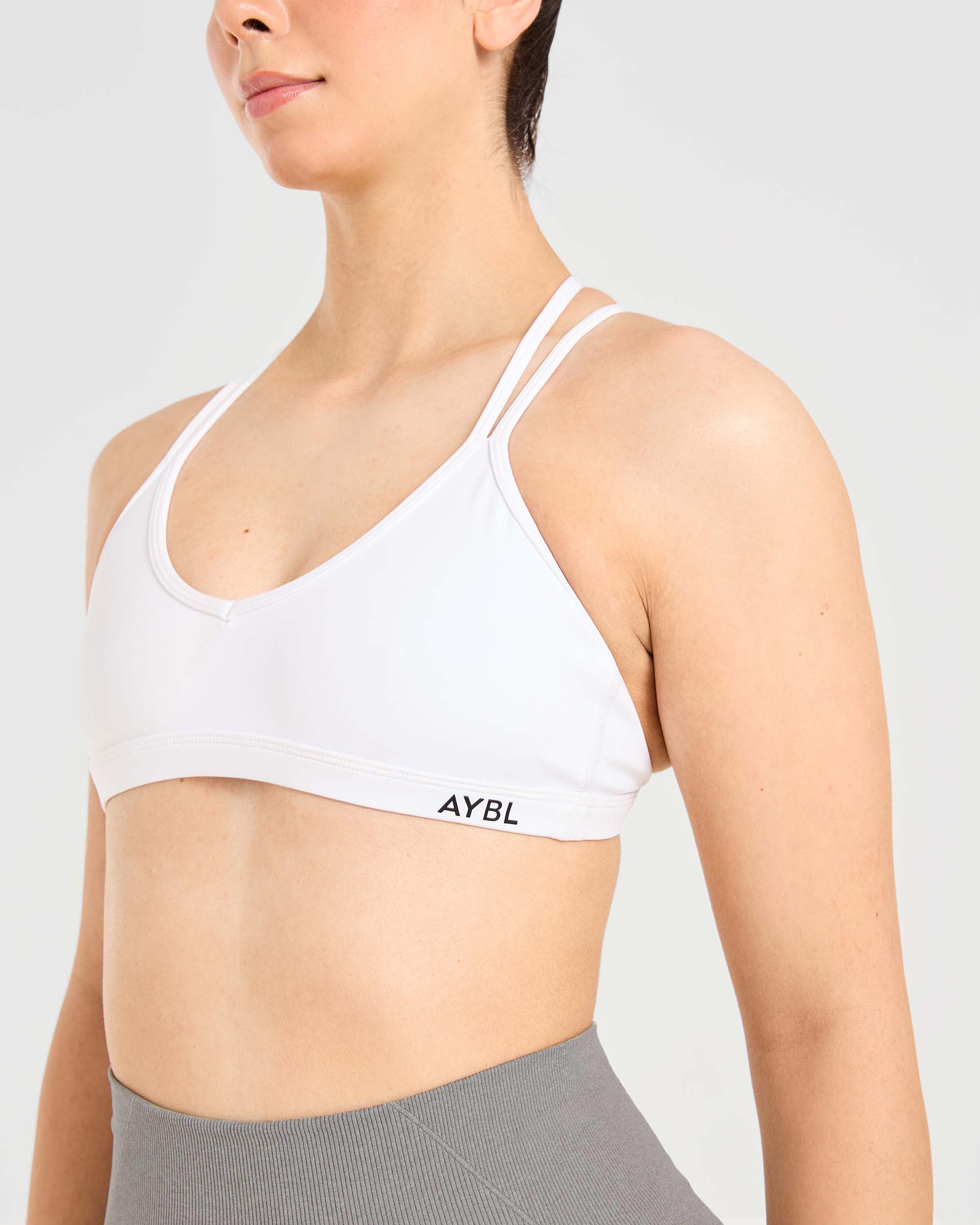 Essential Strappy Sports Bra - Weiß