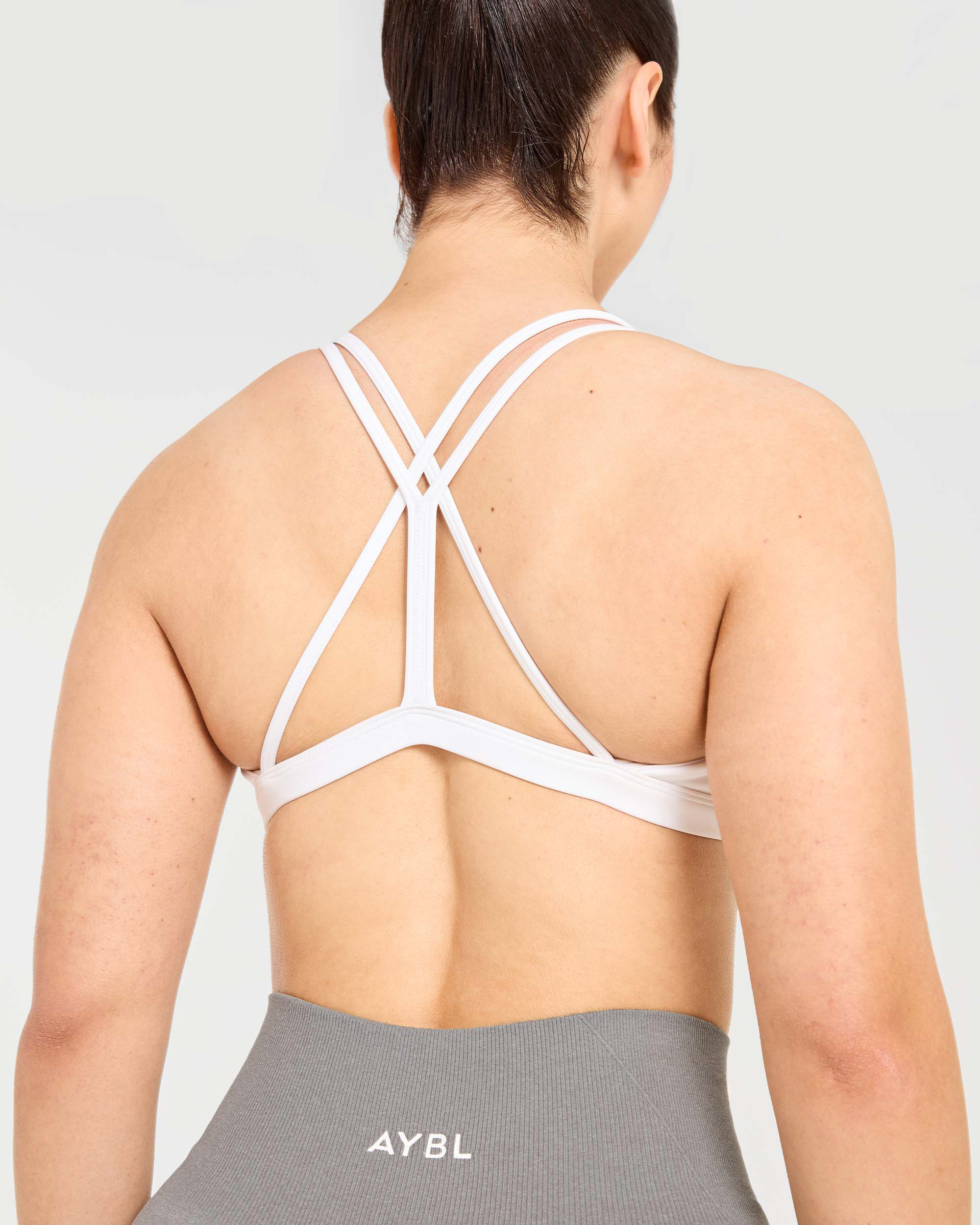 Essential Strappy Sports Bra - Weiß