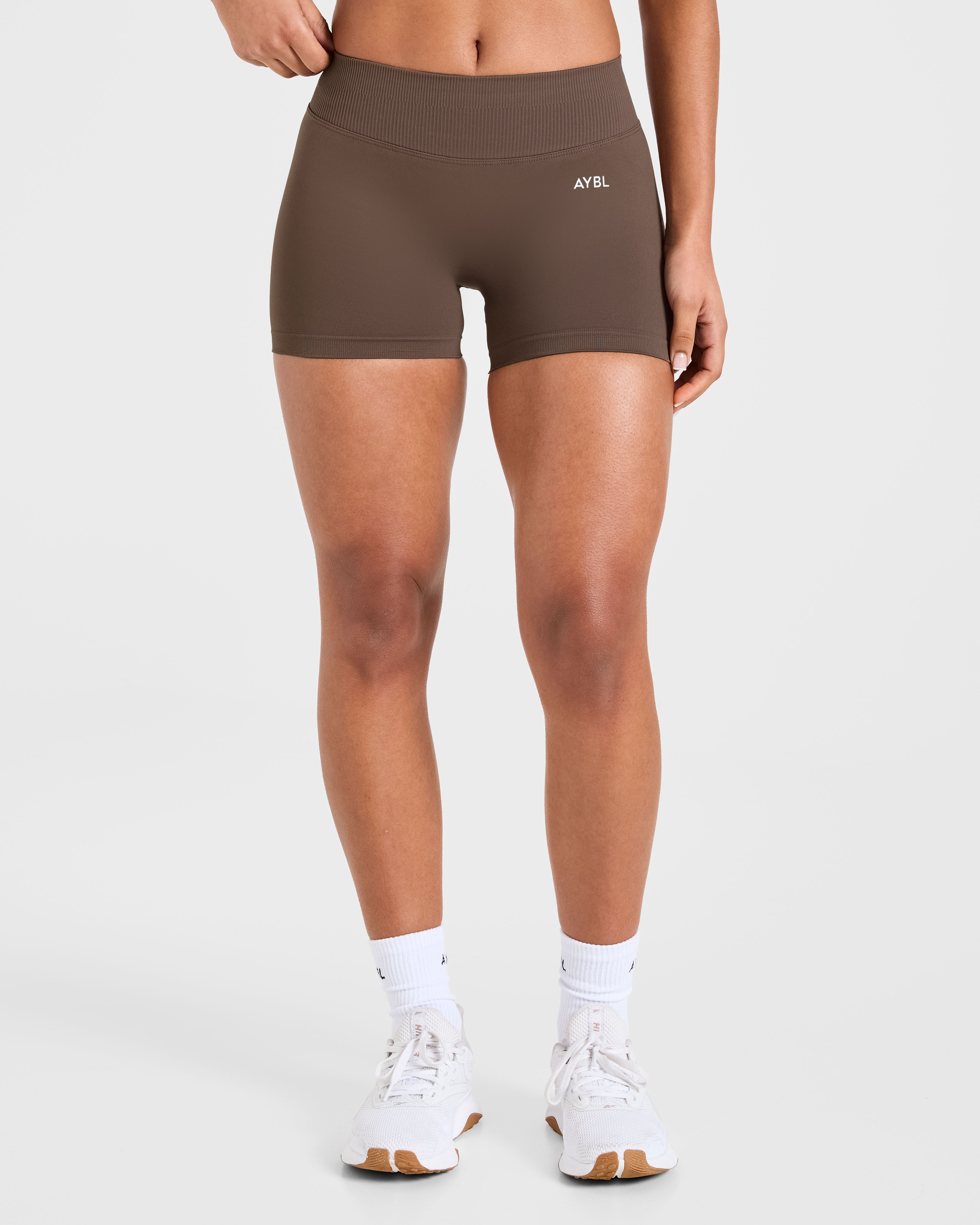 Enhance Seamless Shorts | 3.5" - Braun