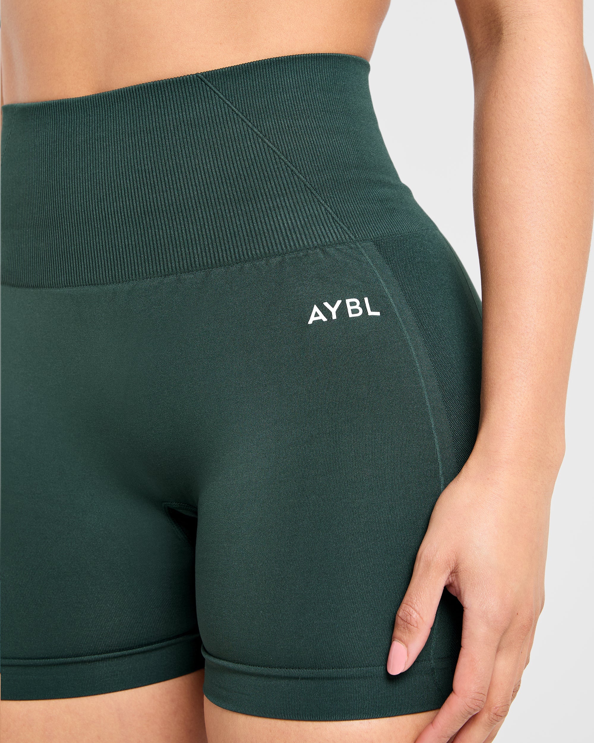 Empower Seamless Shorts - Dark Grün