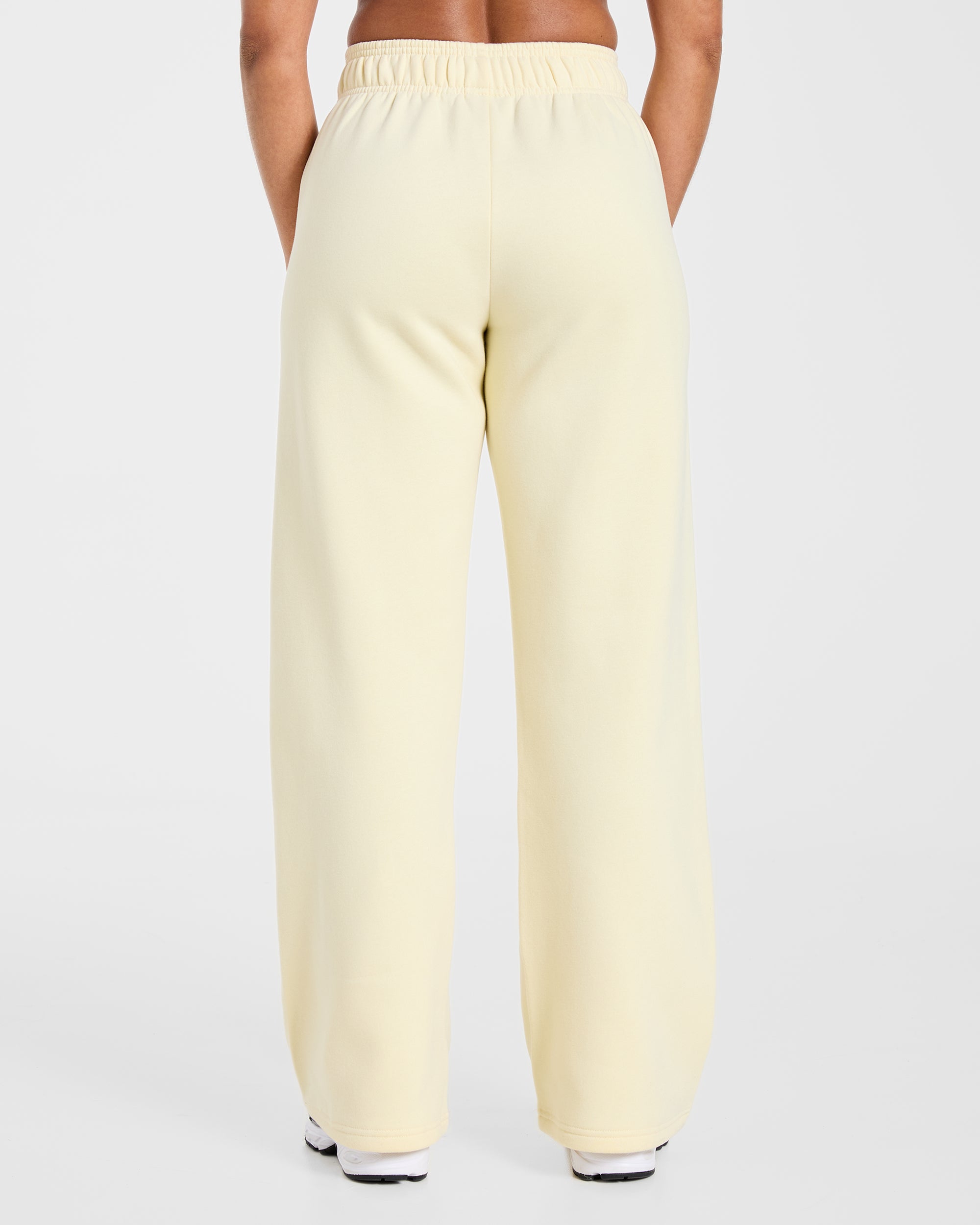 Varsity 2.0 Oversized Straight Leg Joggers - Butter Gelb