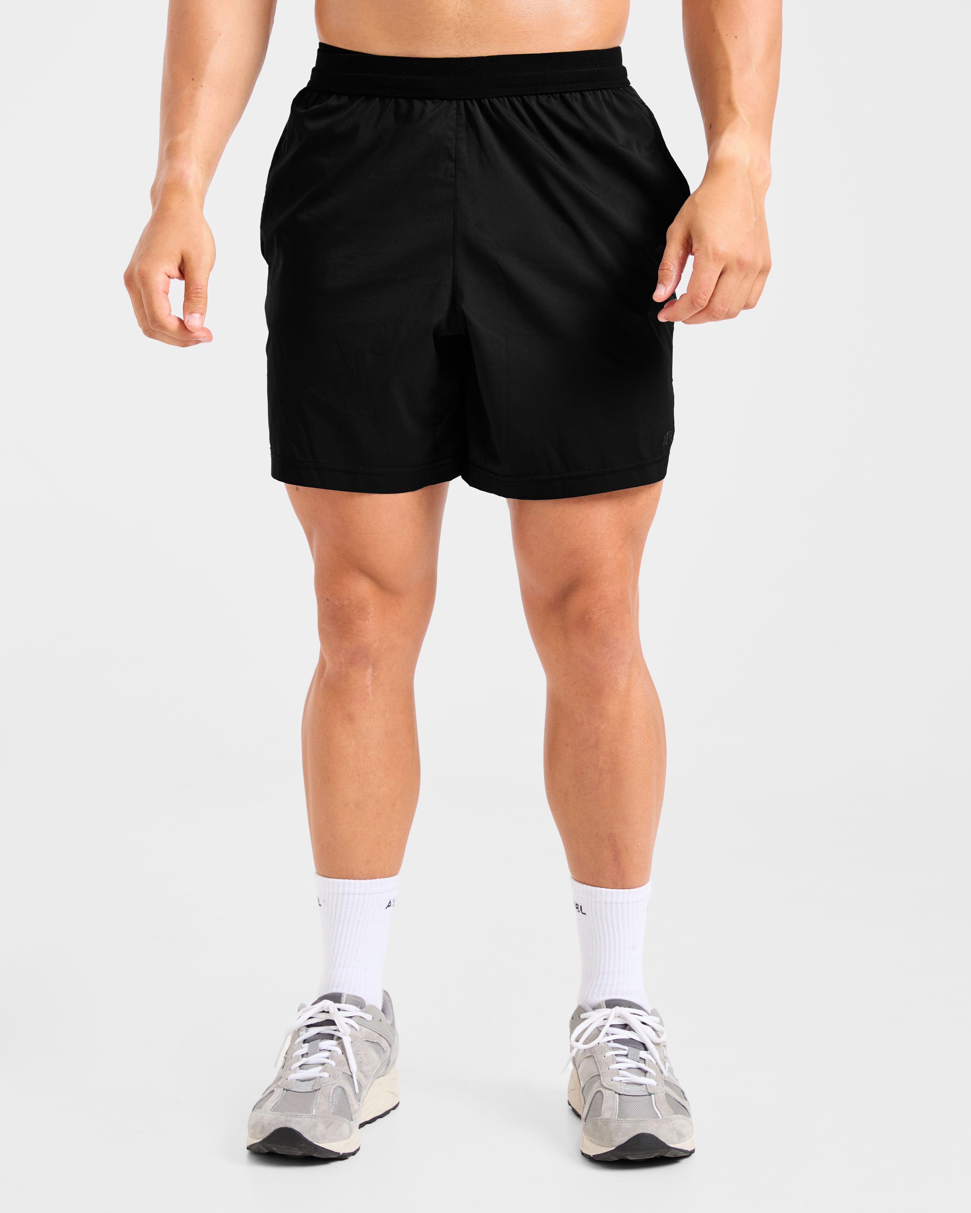 Ascend 7" Shorts - Schwarz