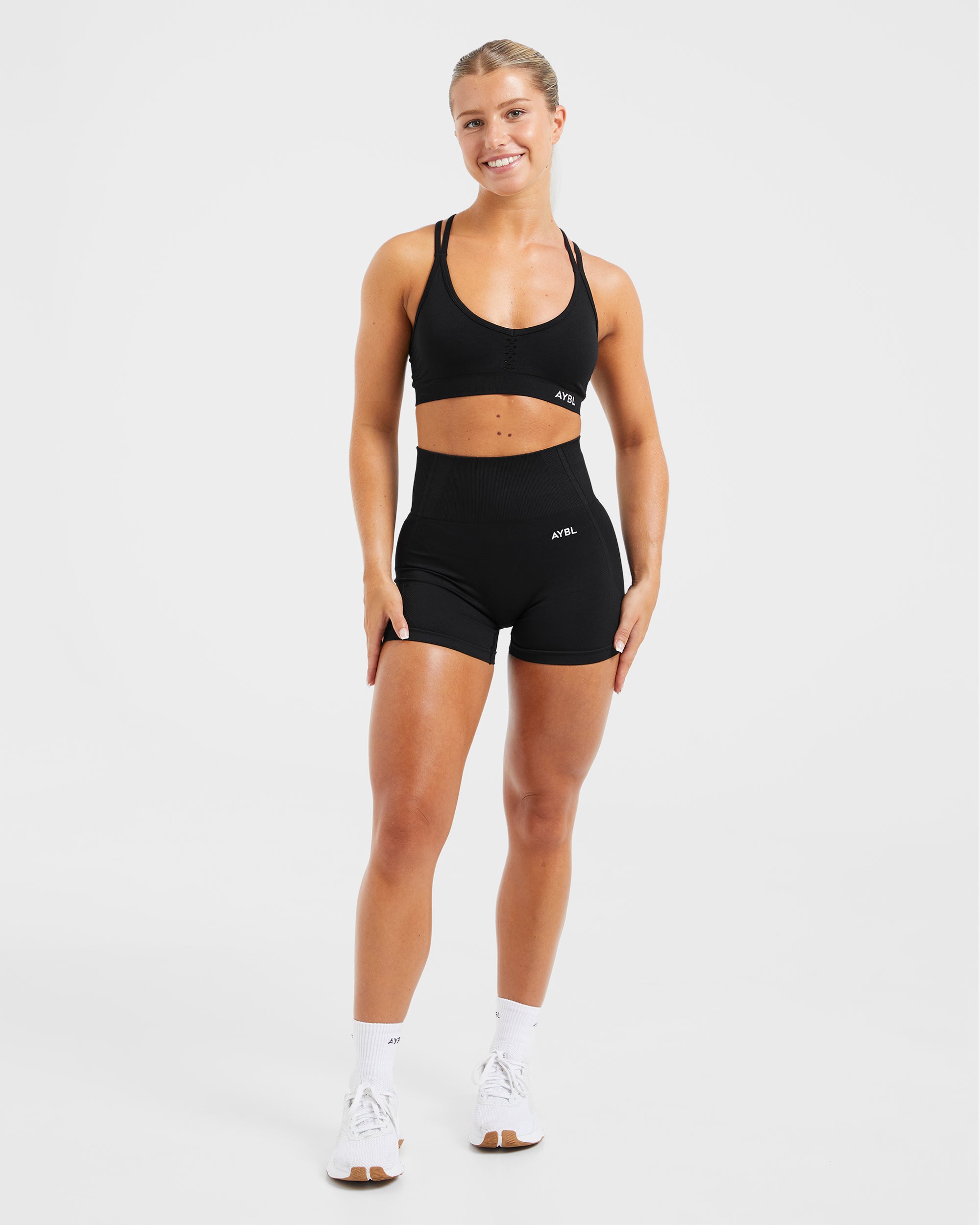 Essential Seamless Strappy Sports Bra - Schwarz