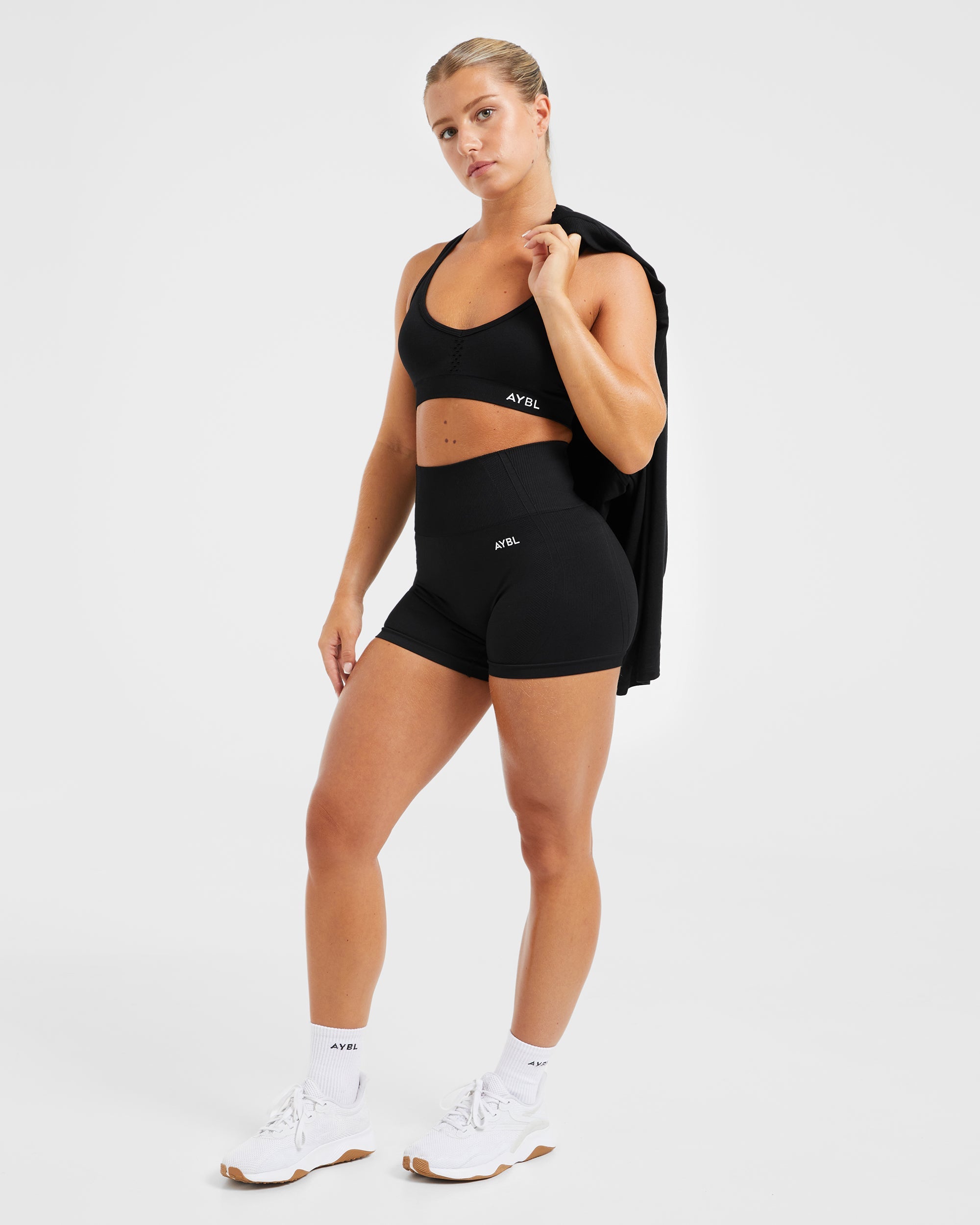 Essential Seamless Strappy Sports Bra - Schwarz