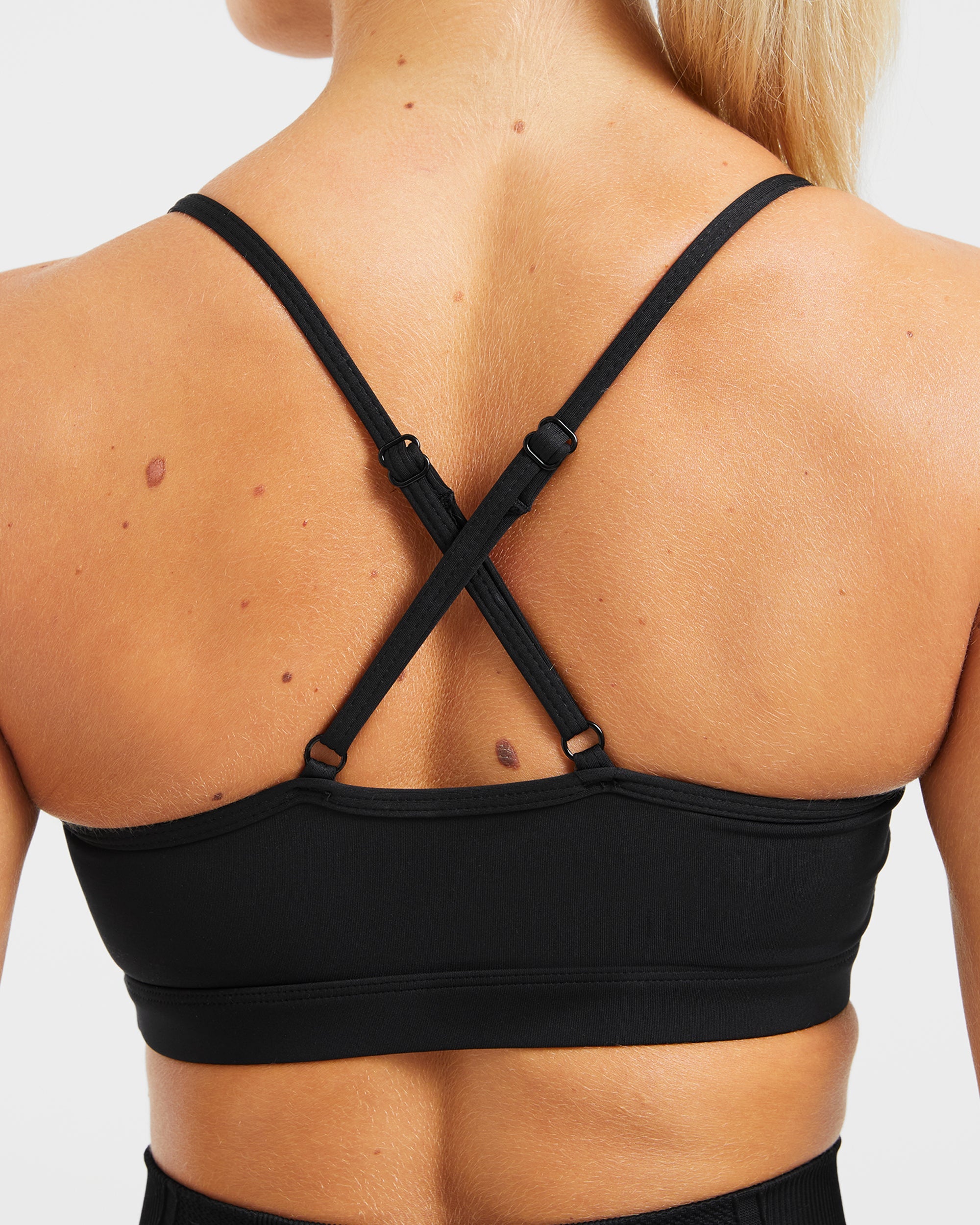 Essential V Neck Sports Bra - Schwarz