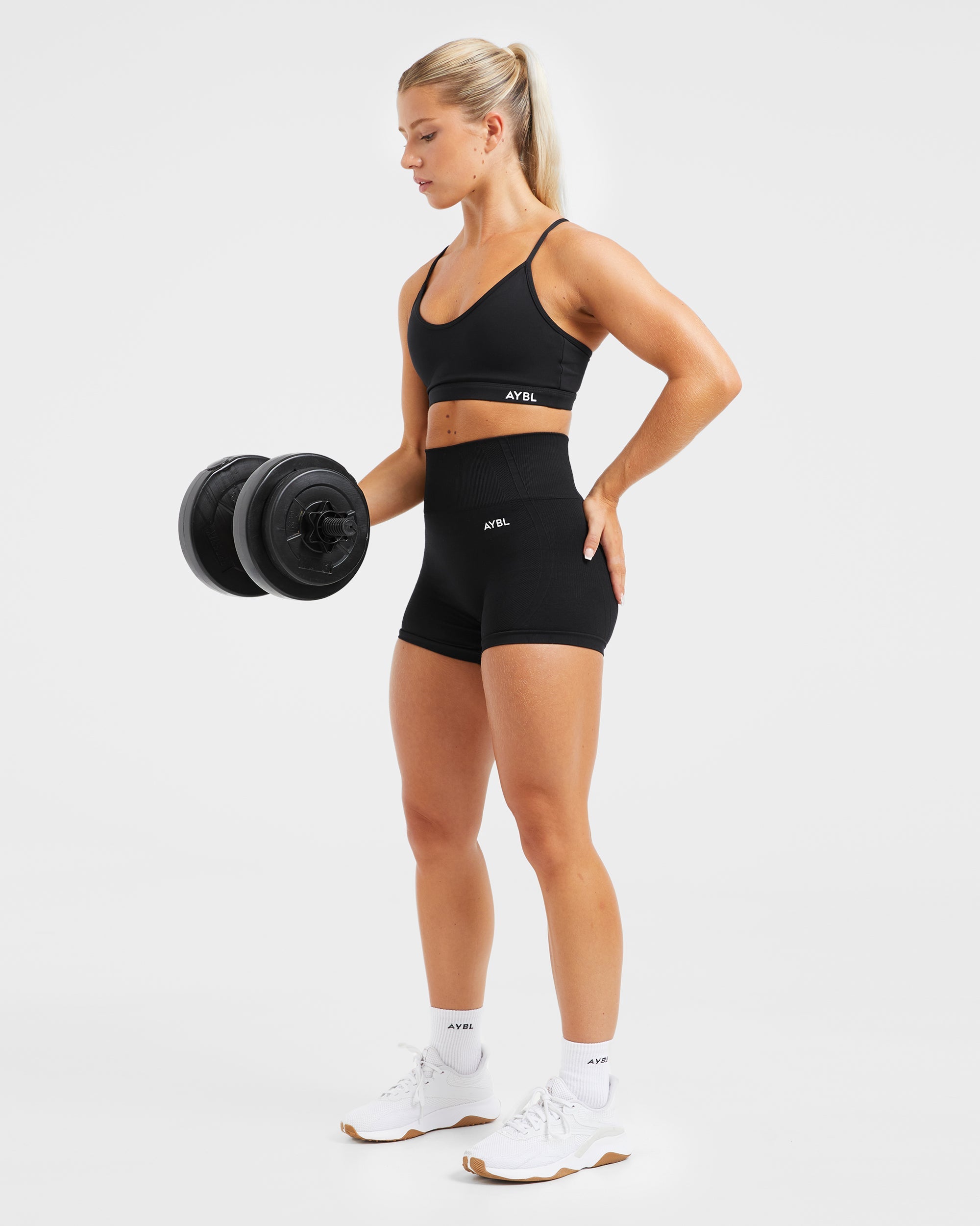 Essential V Neck Sports Bra - Schwarz