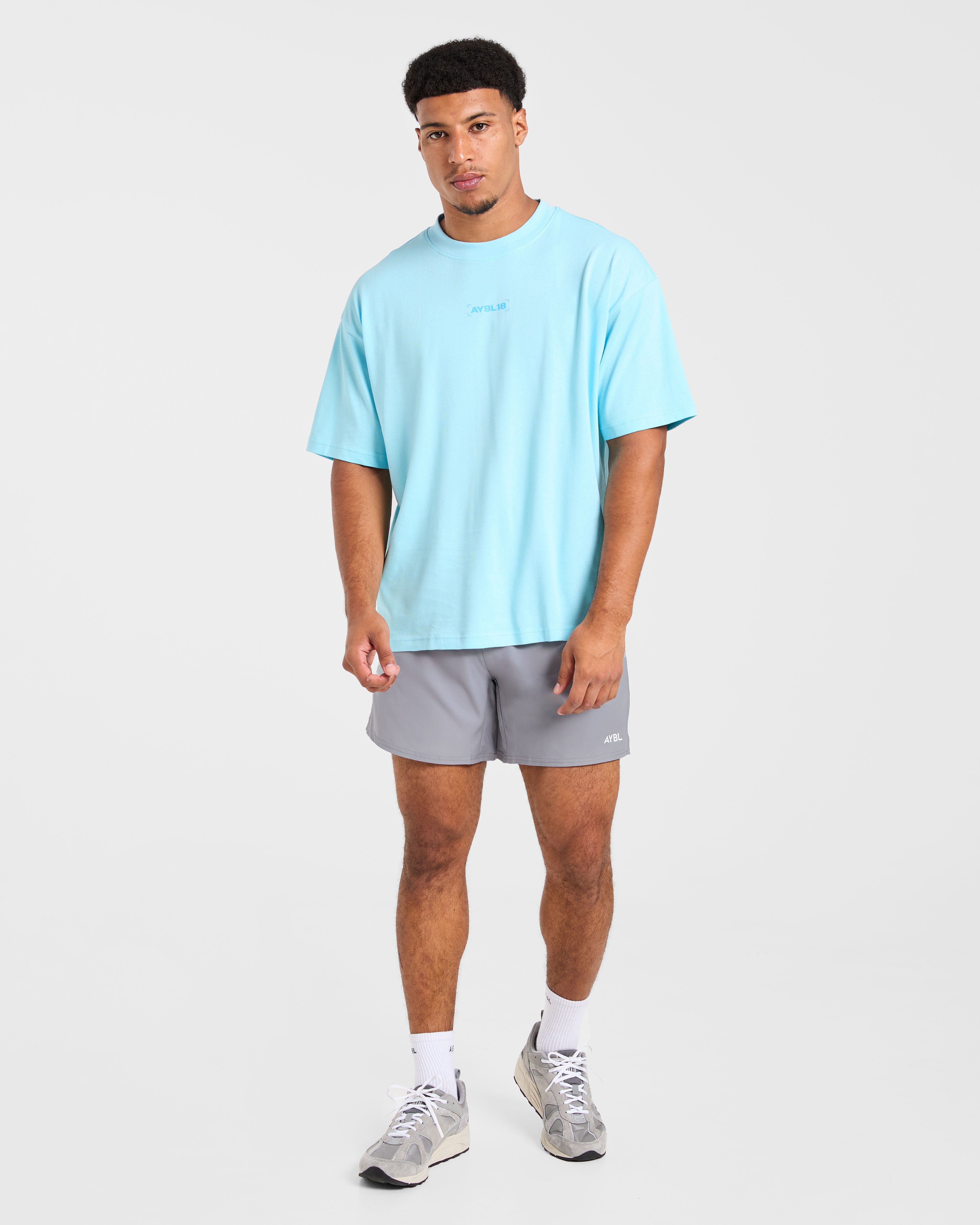 Power Club Oversized T Shirt - Light Blau