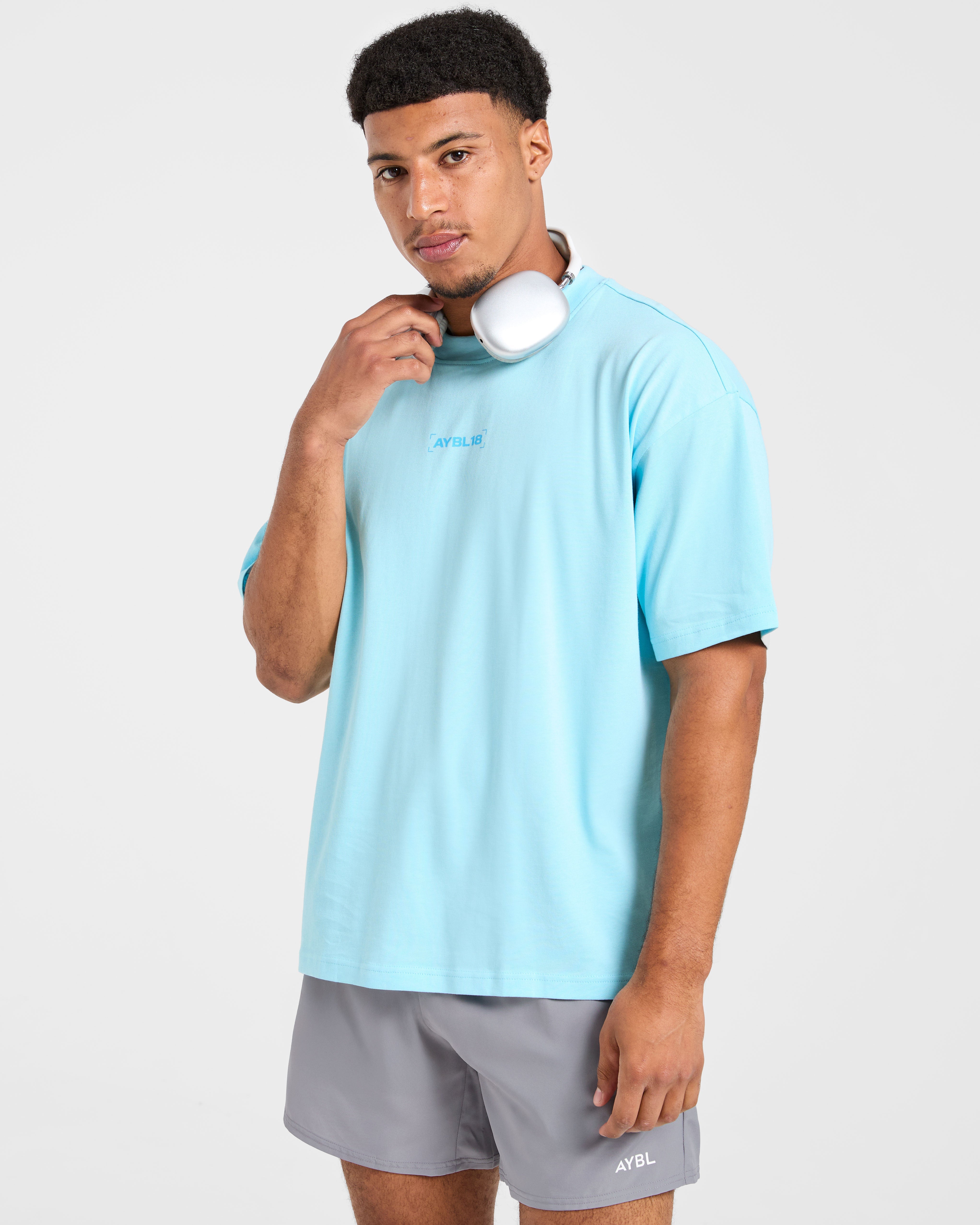 Power Club Oversized T Shirt - Light Blau