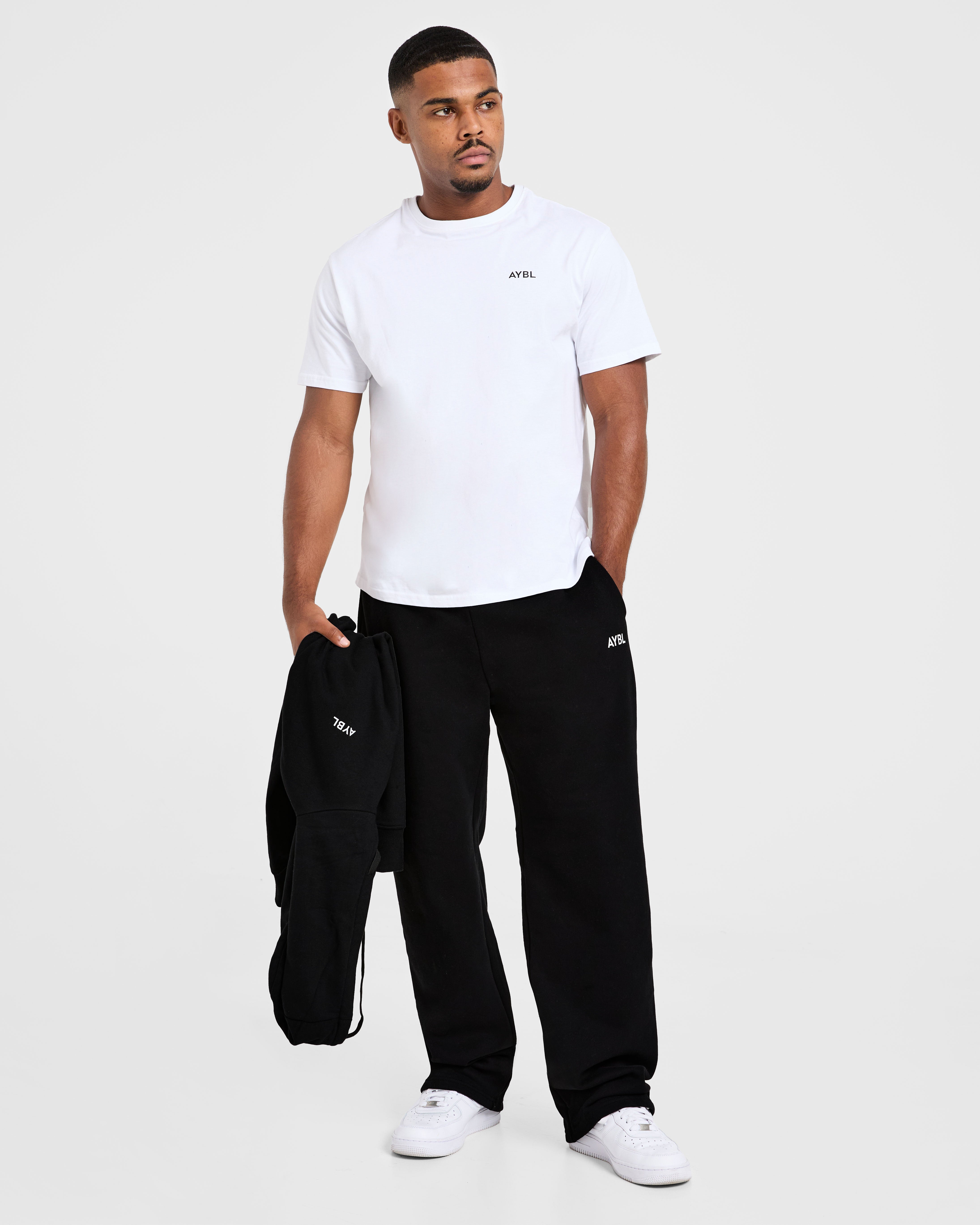Essential Oversized Straight Leg Joggers - Schwarz