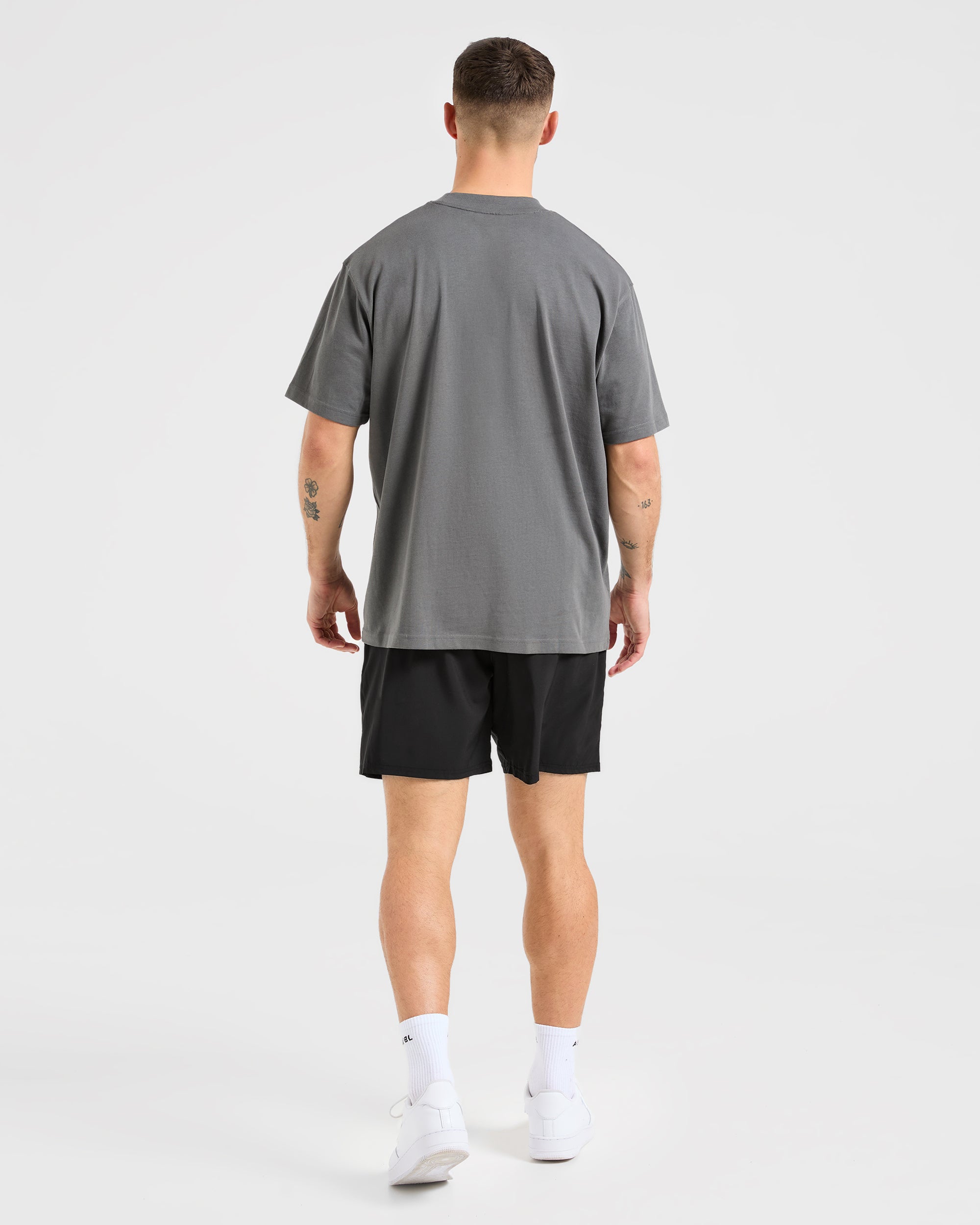 Core 7" Shorts - Schwarz