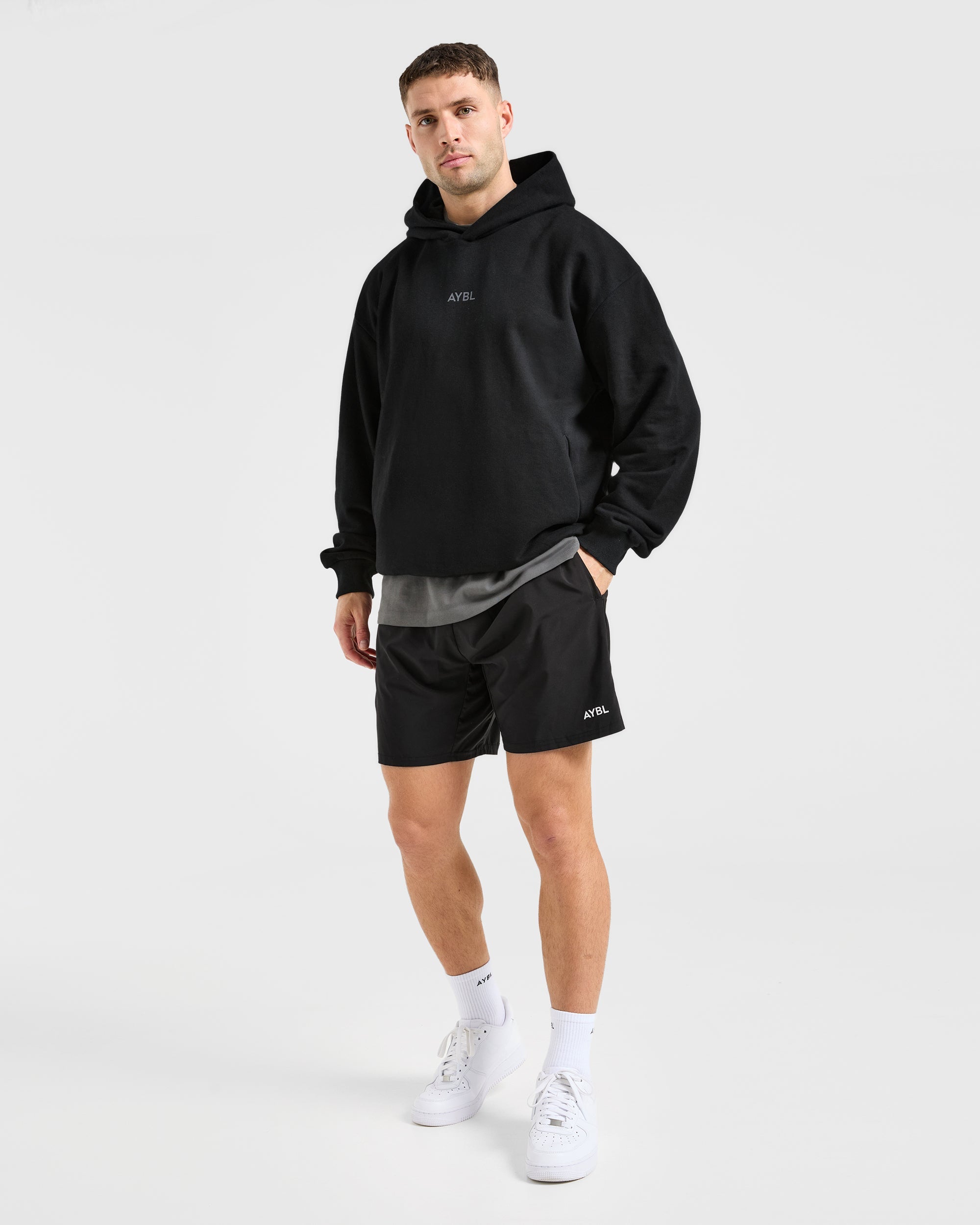 Core 7" Shorts - Schwarz