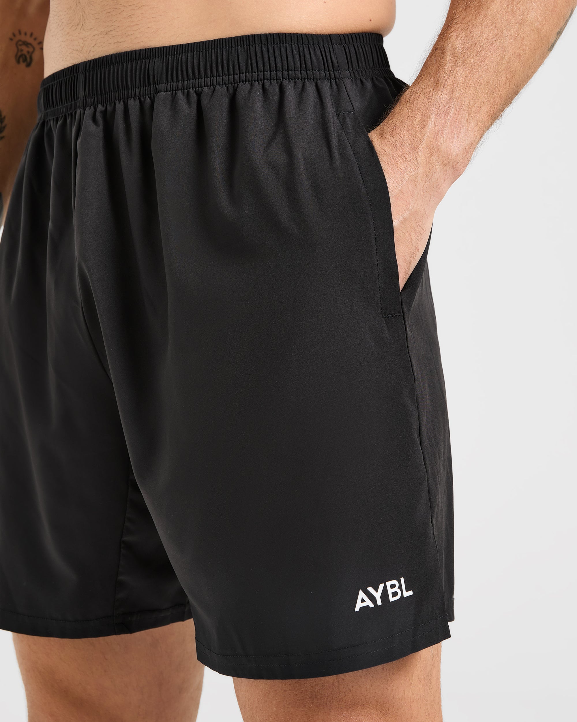 Core 7" Shorts - Schwarz