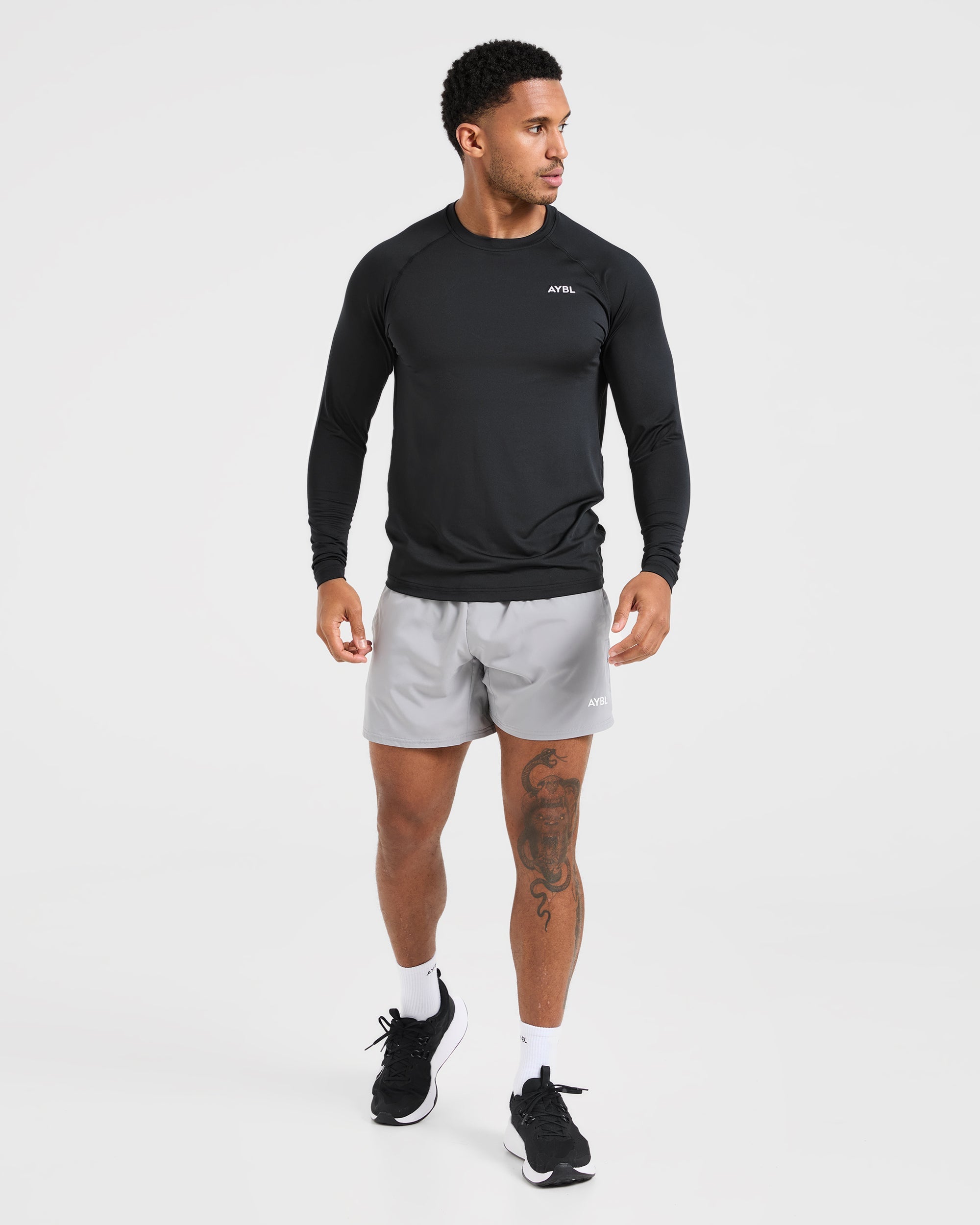 Essential Long Sleeve T Shirt - Schwarz
