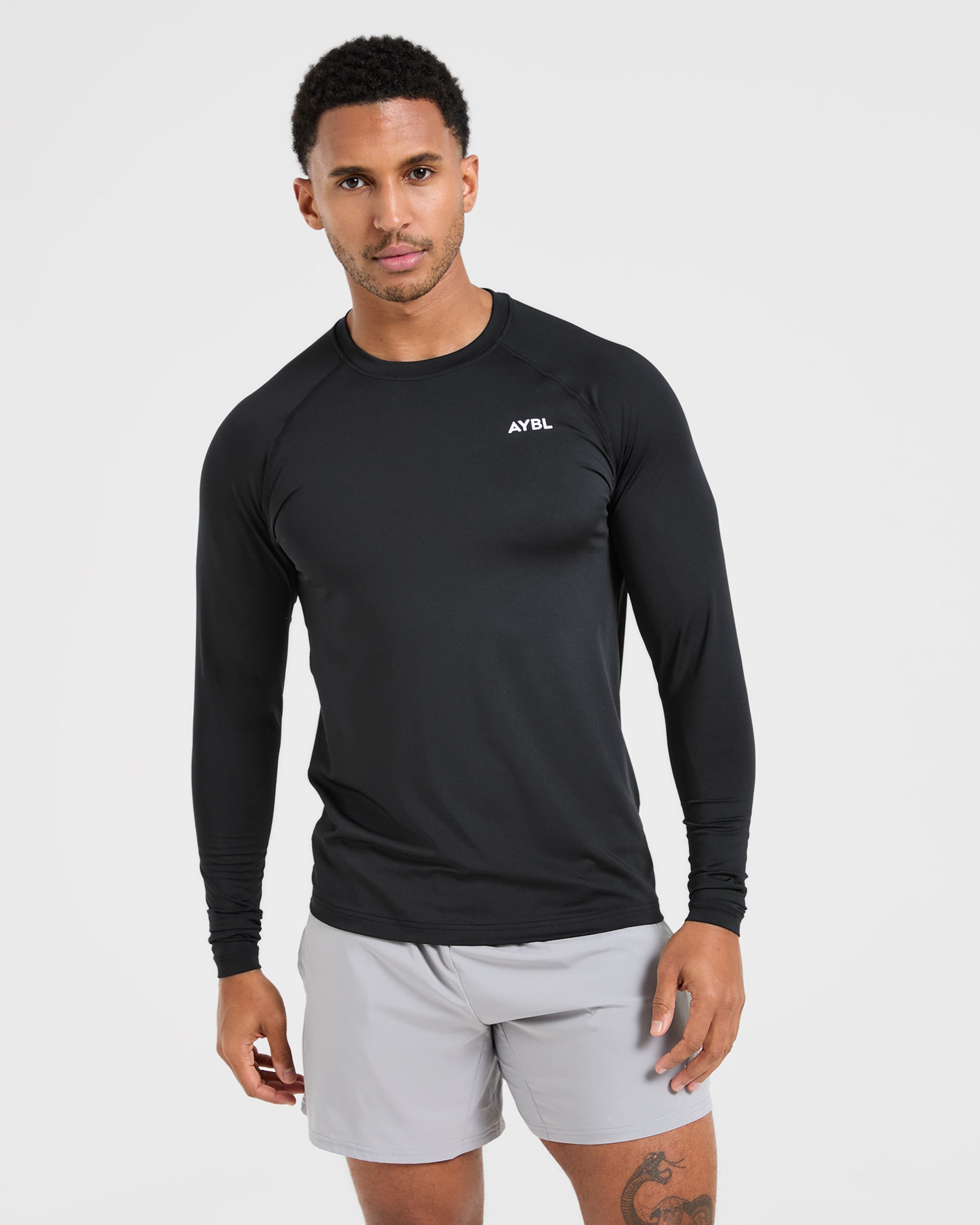 Essential Long Sleeve T Shirt - Schwarz