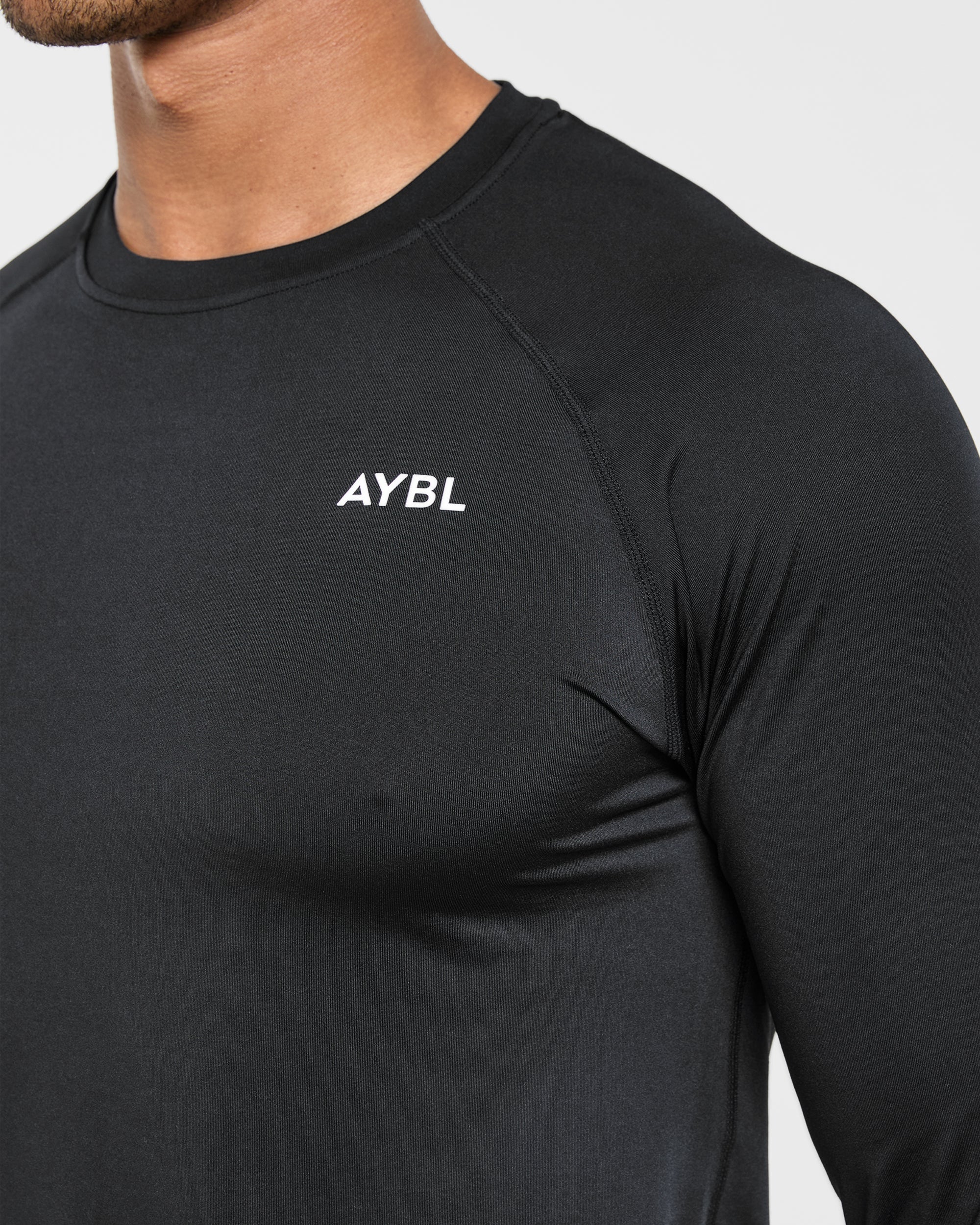 Essential Long Sleeve T Shirt - Schwarz