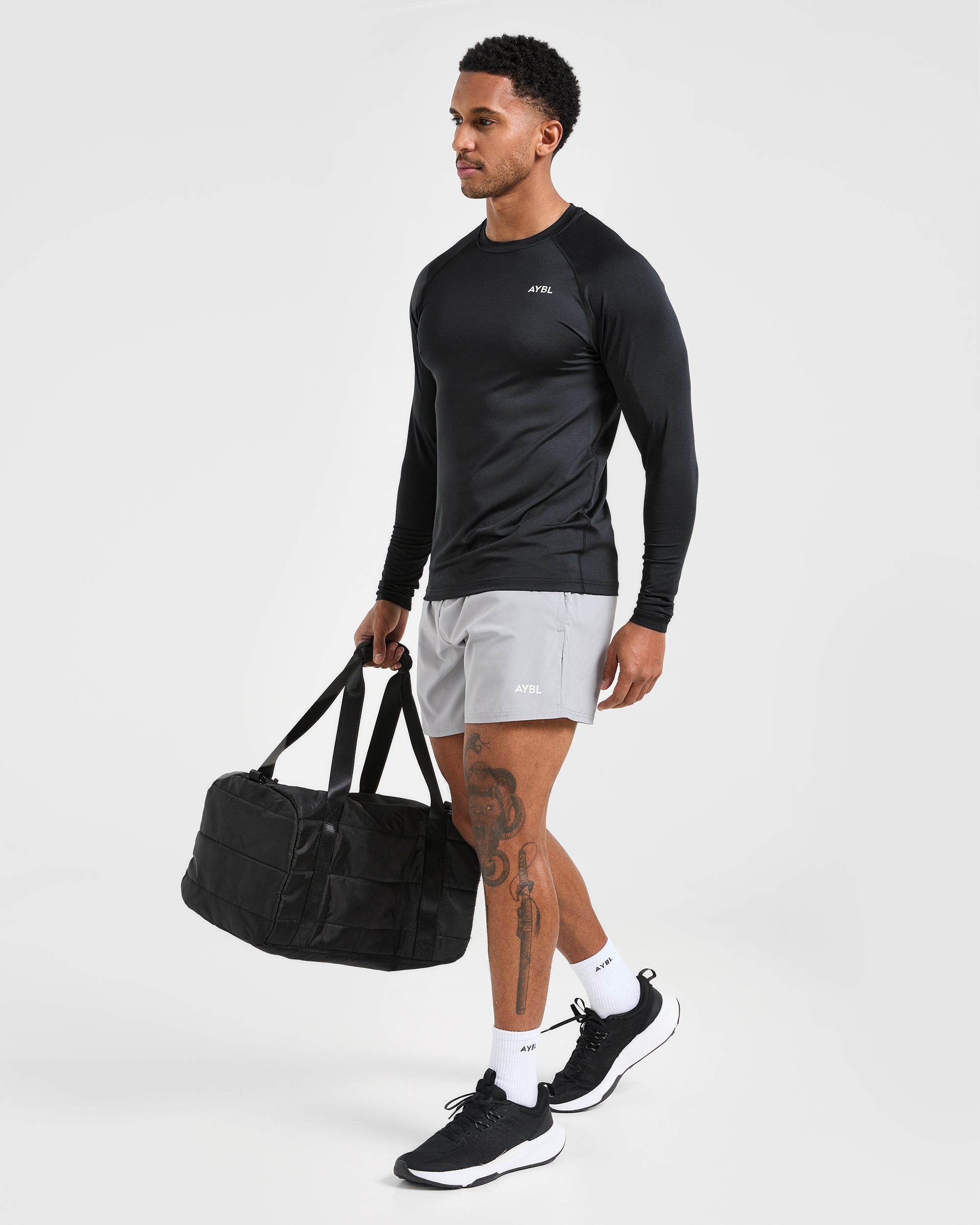 Essential Long Sleeve T Shirt - Schwarz