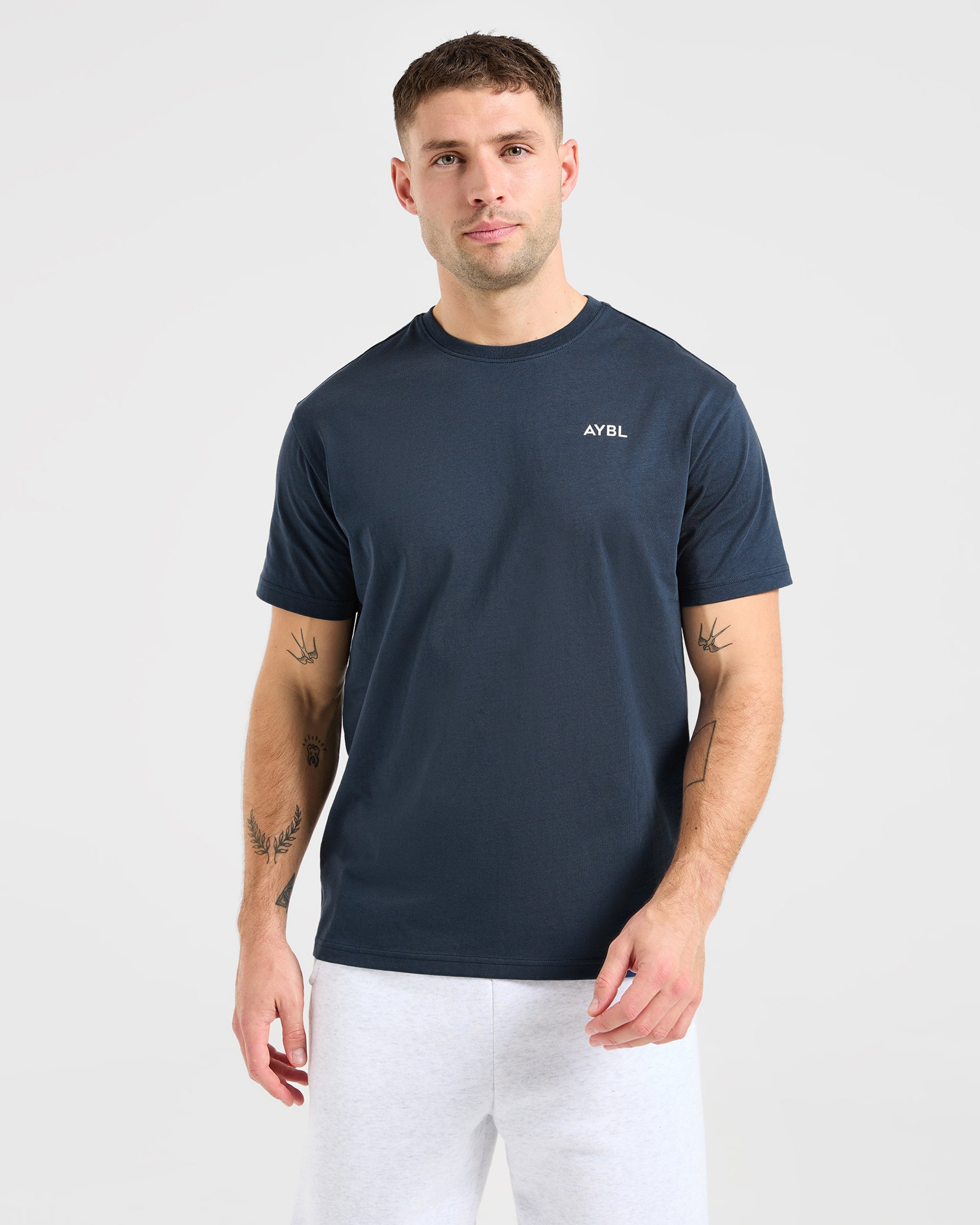 Essential T Shirt - Navy Blau