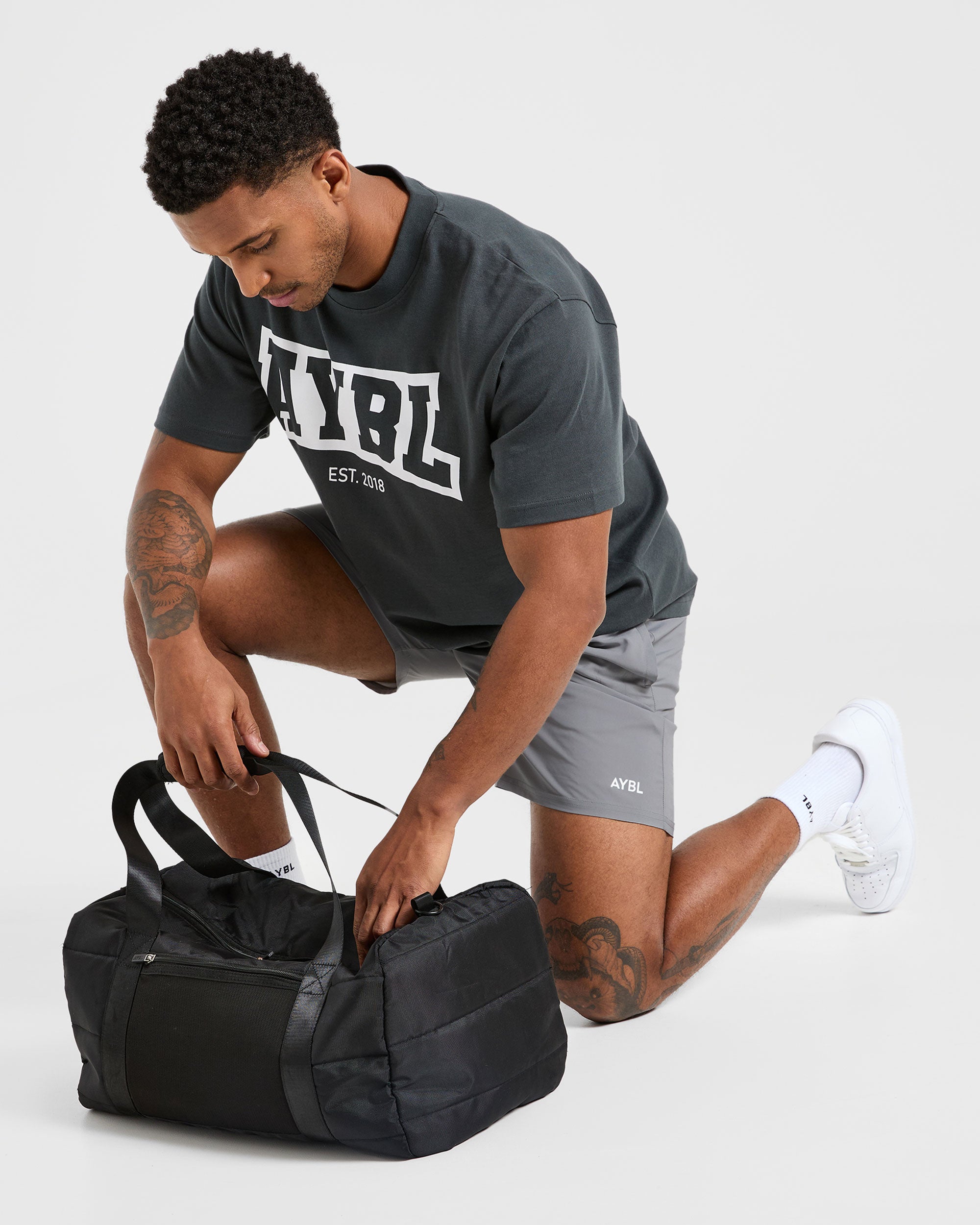 Core 7" Shorts - Grau