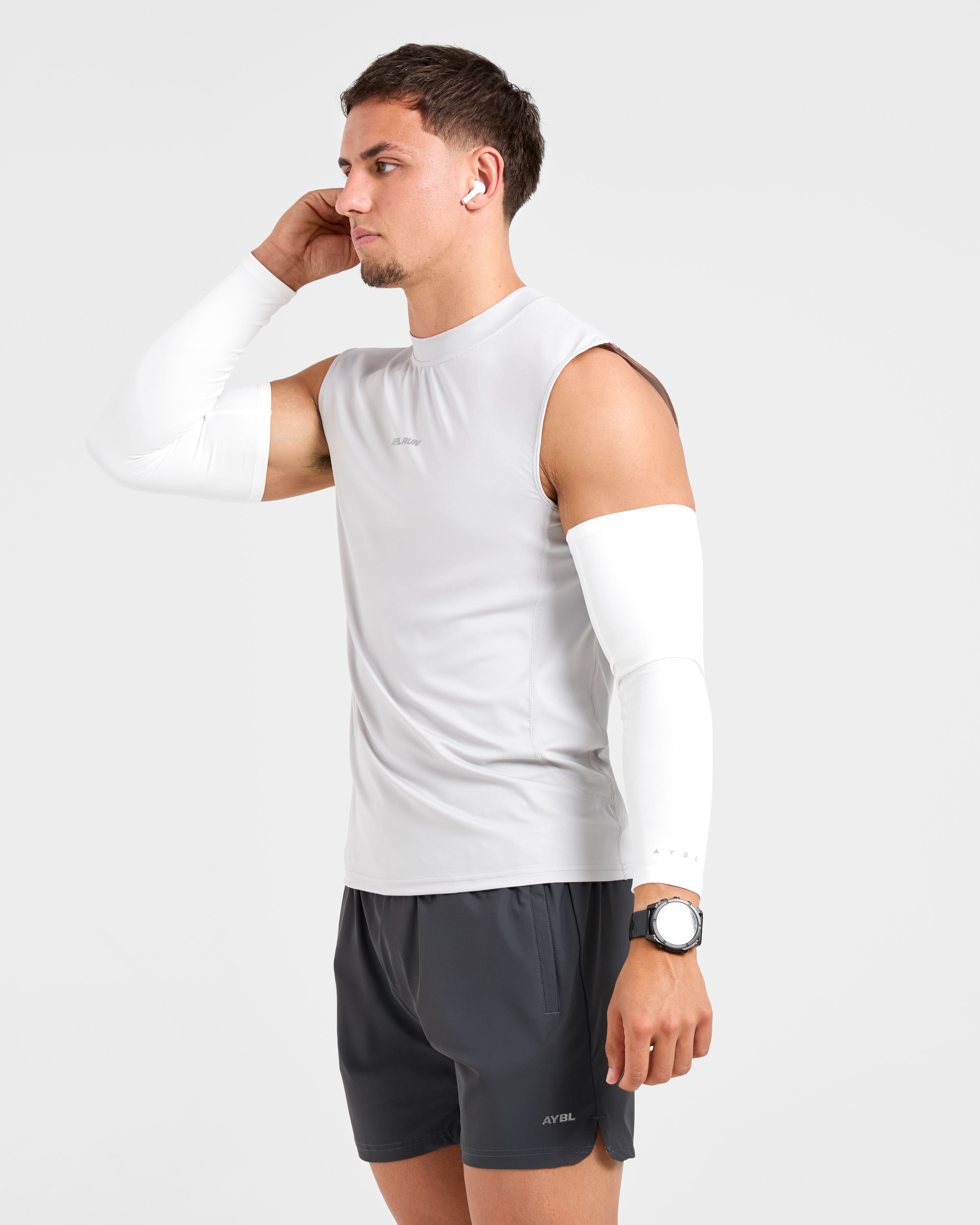 Run 5" Shorts - Hurricane Grau