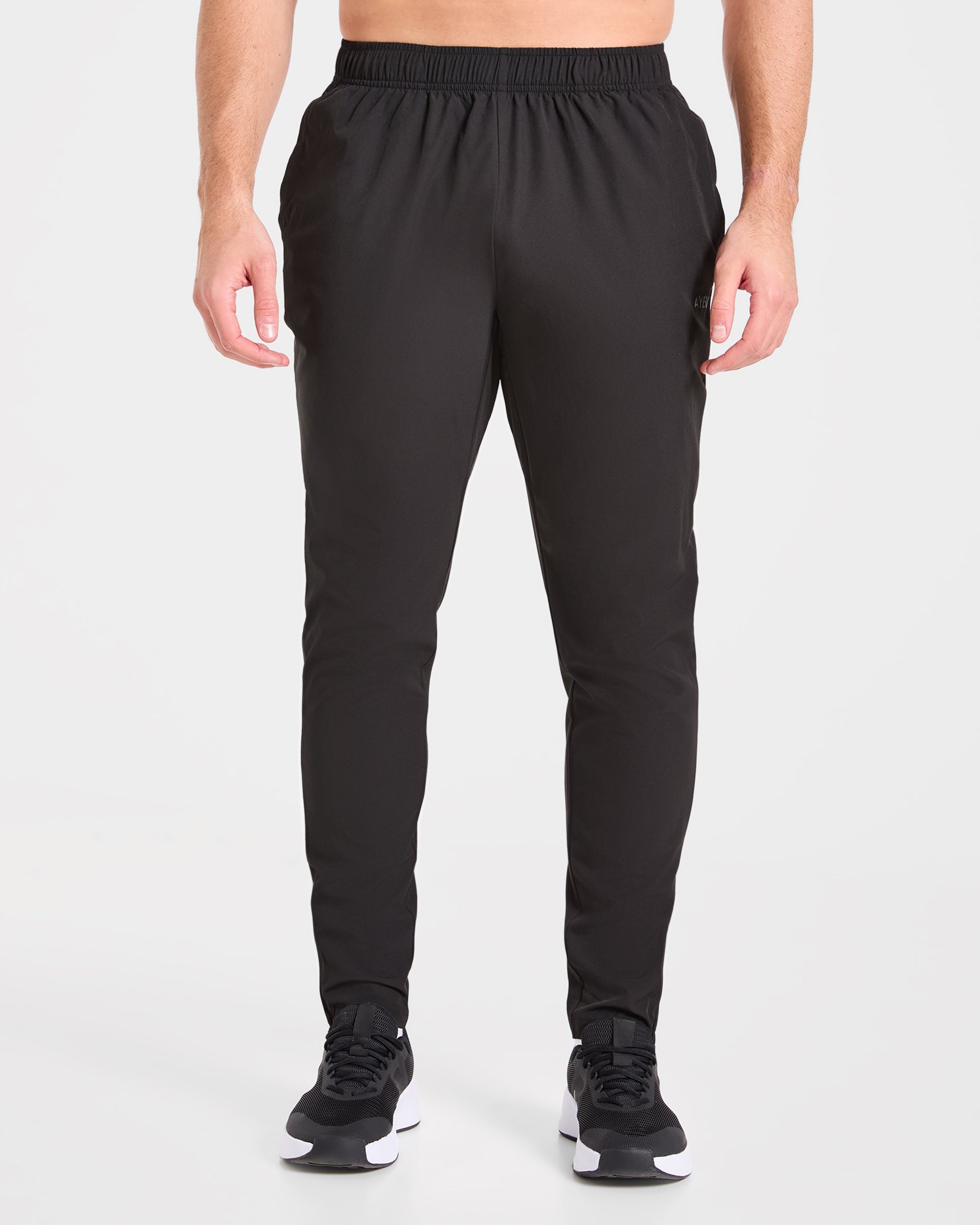 Ascend Woven Joggers - Schwarz