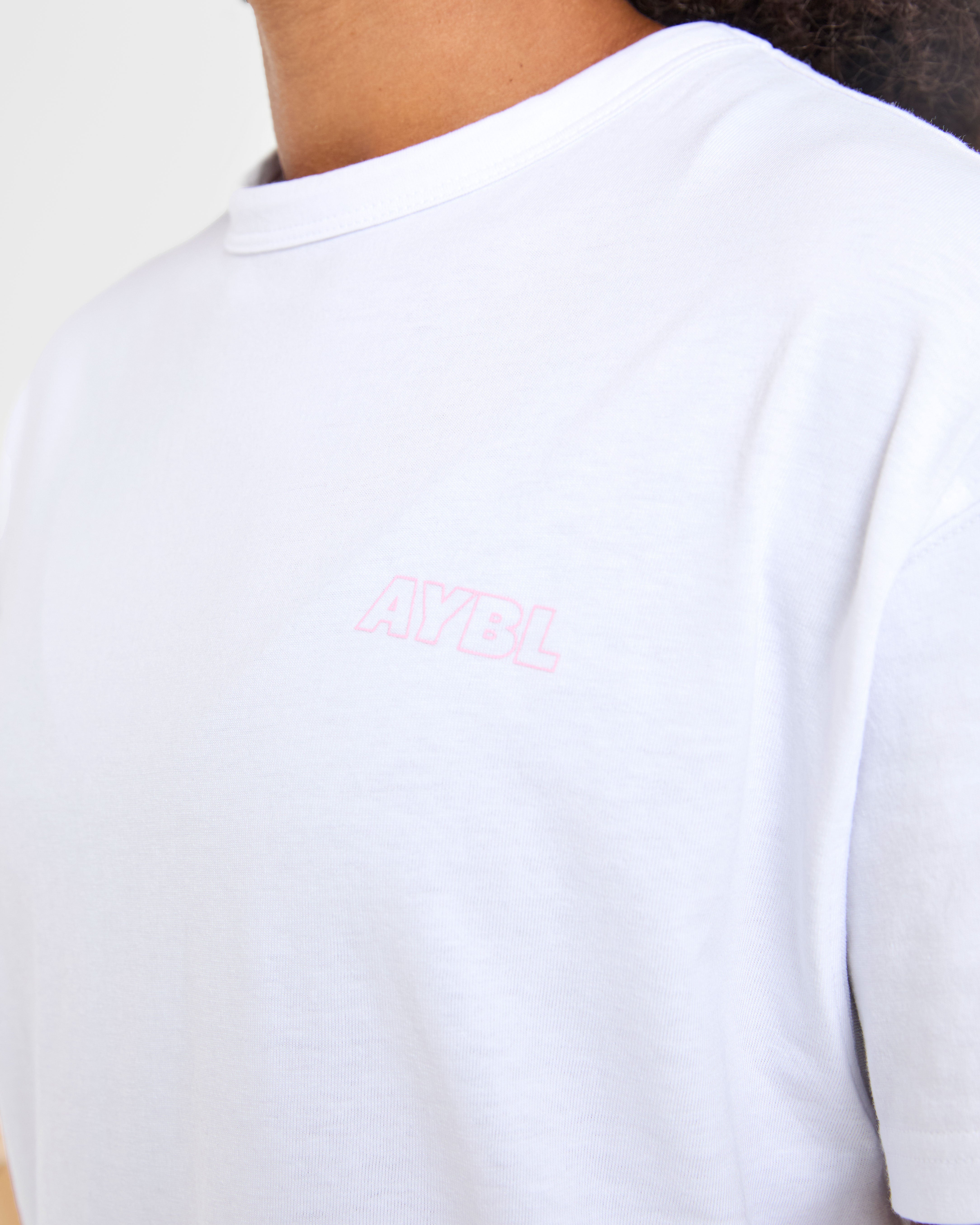 Strength Starts Here Oversized T Shirt - Weiß/Rosa