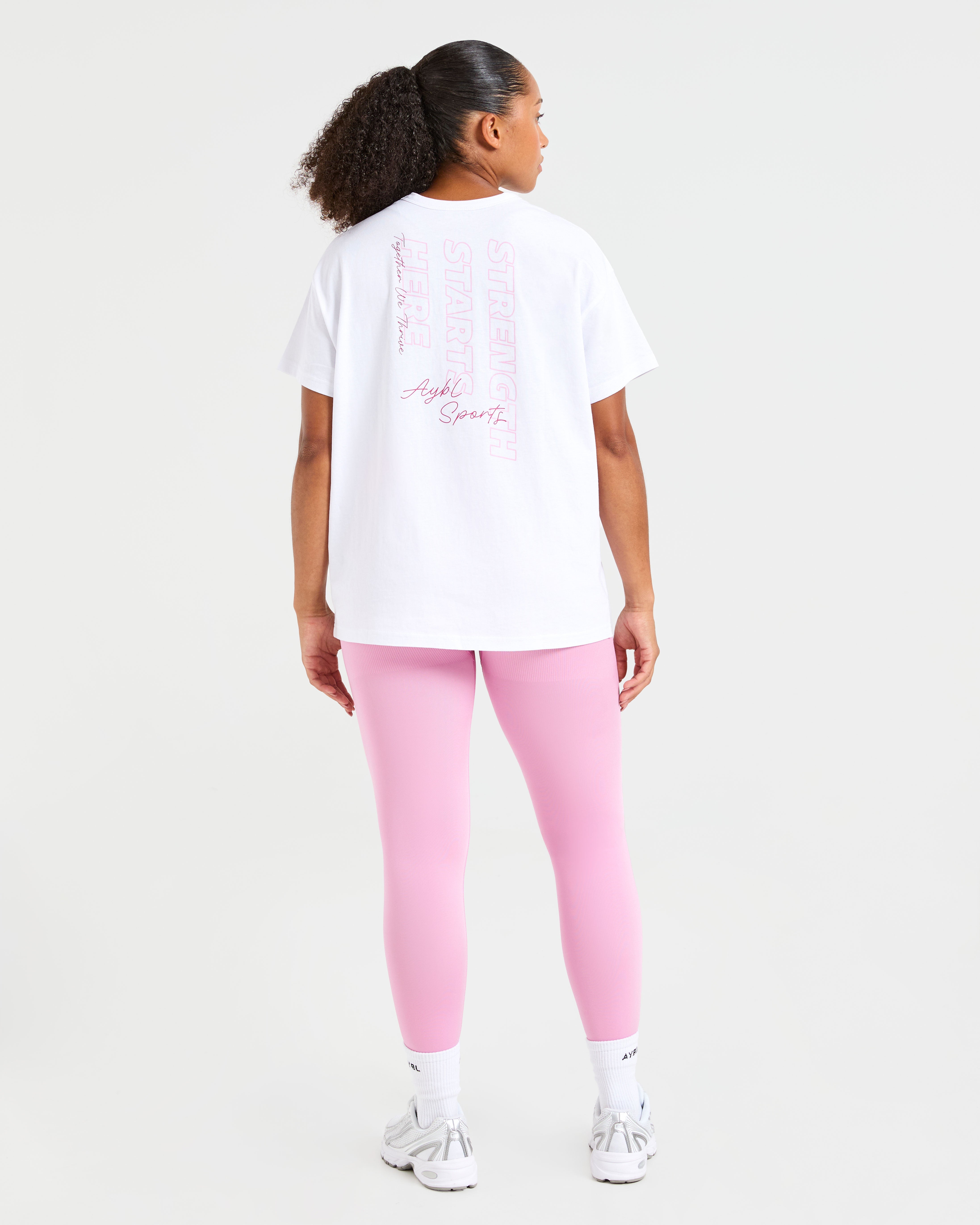 Strength Starts Here Oversized T Shirt - Weiß/Rosa