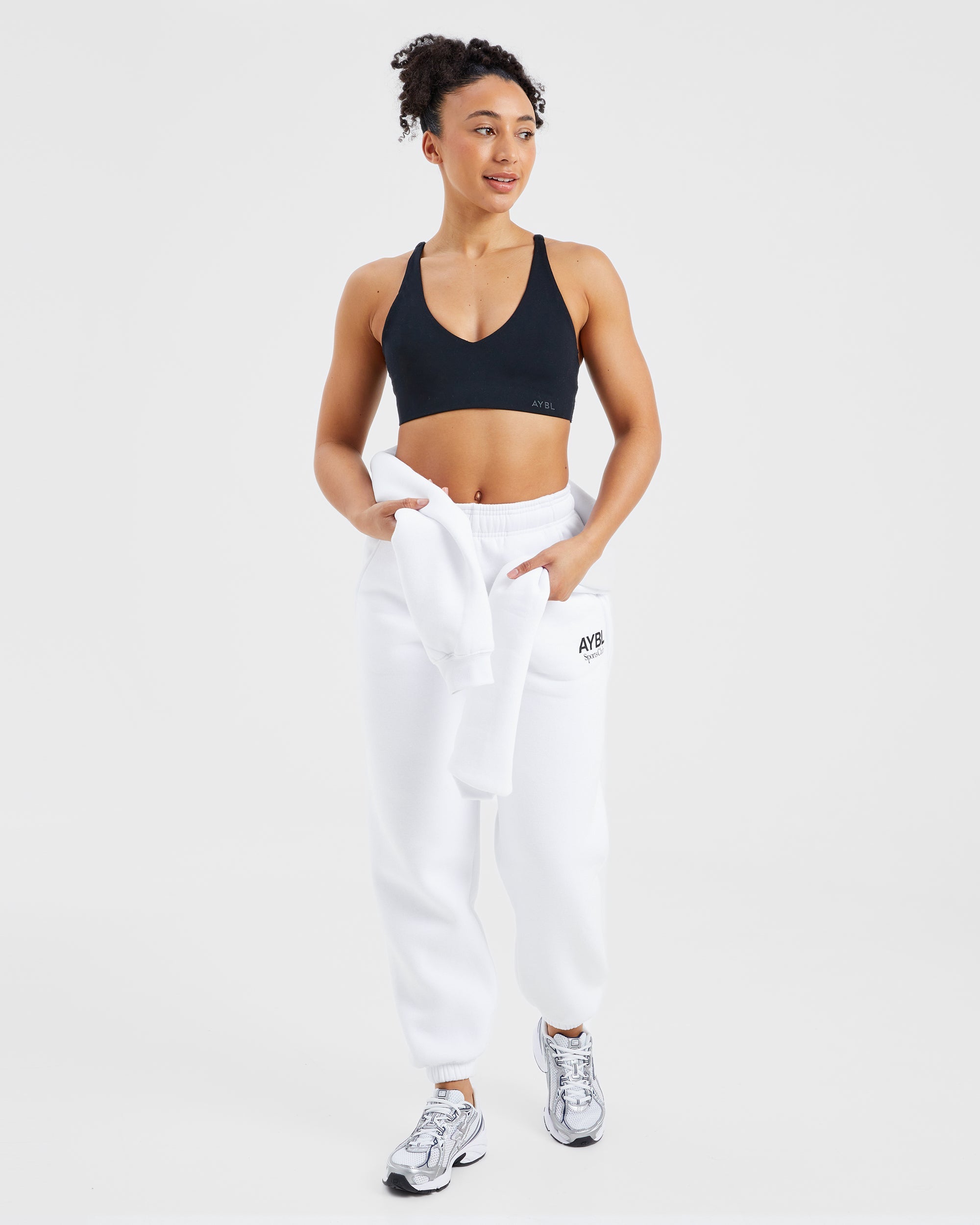 AYBL Sports Club Oversized Joggers - Weiß