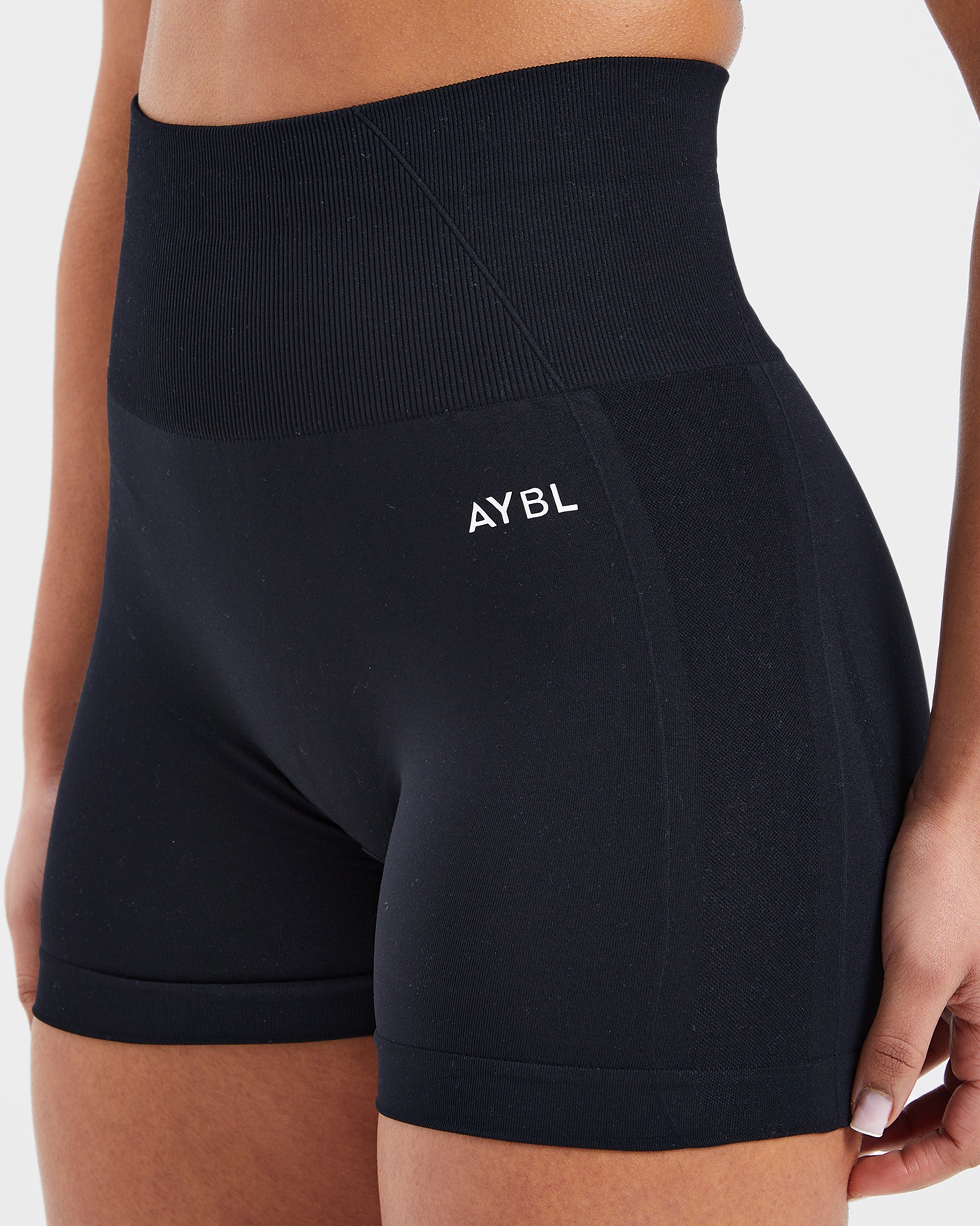 Empower Seamless Shorts - Schwarz