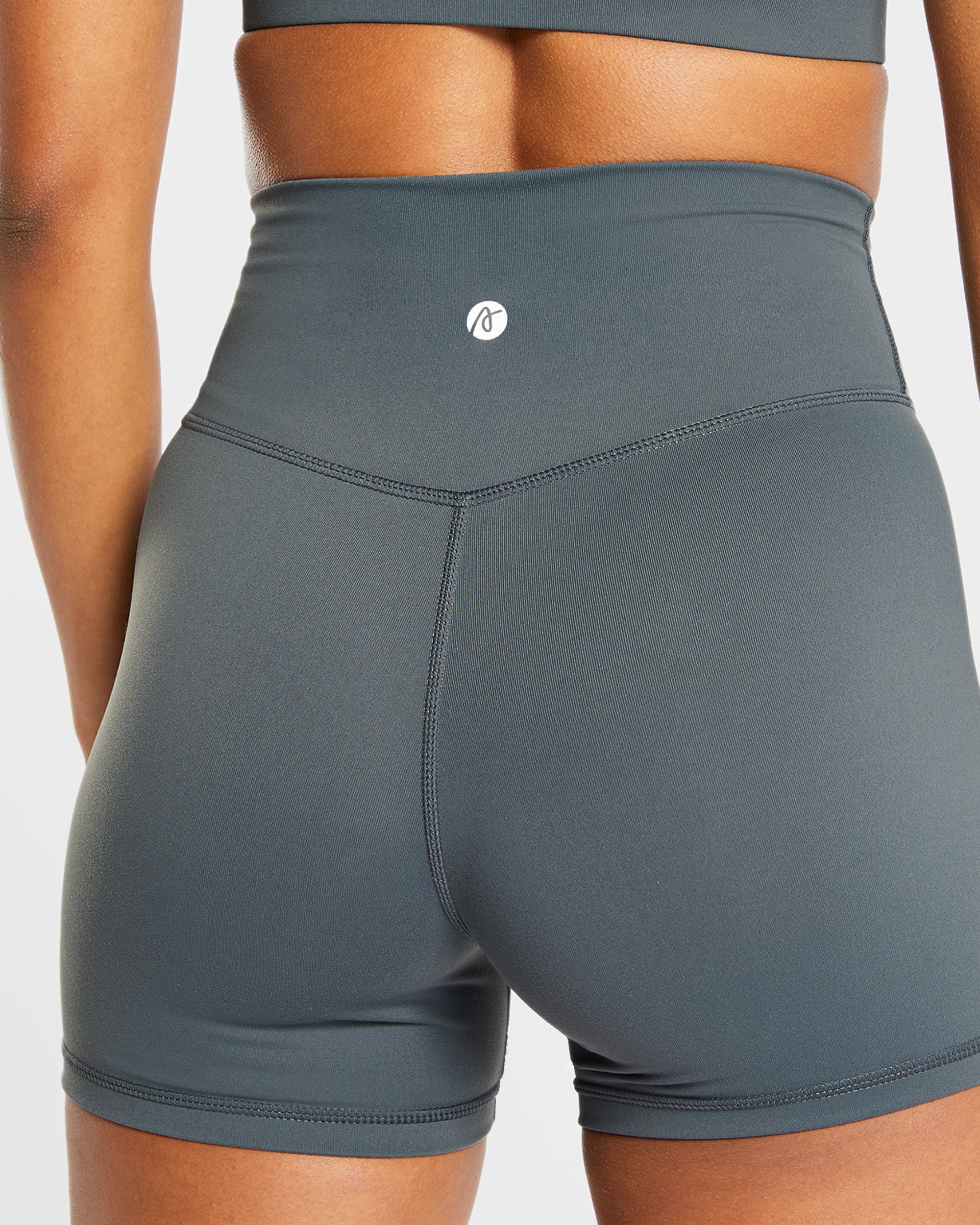 Core Shorts - Asphalt Grau