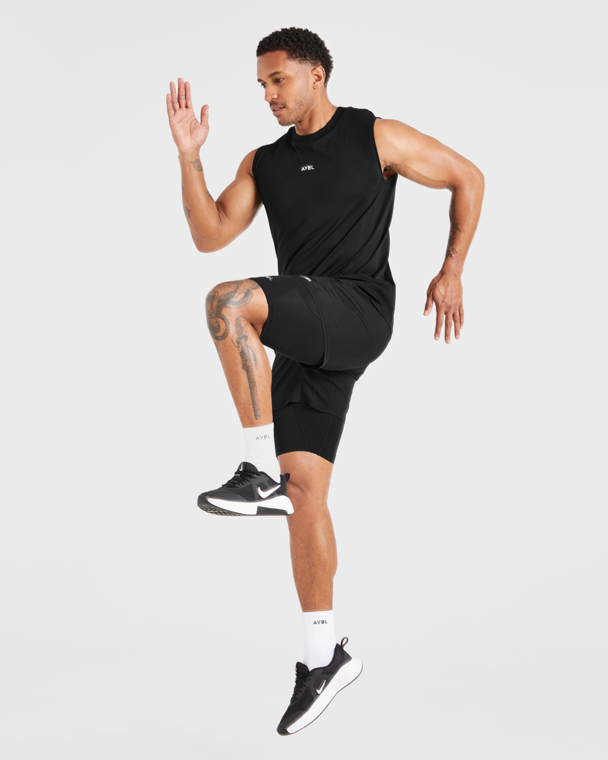Essential Base Layer Shorts - Schwarz