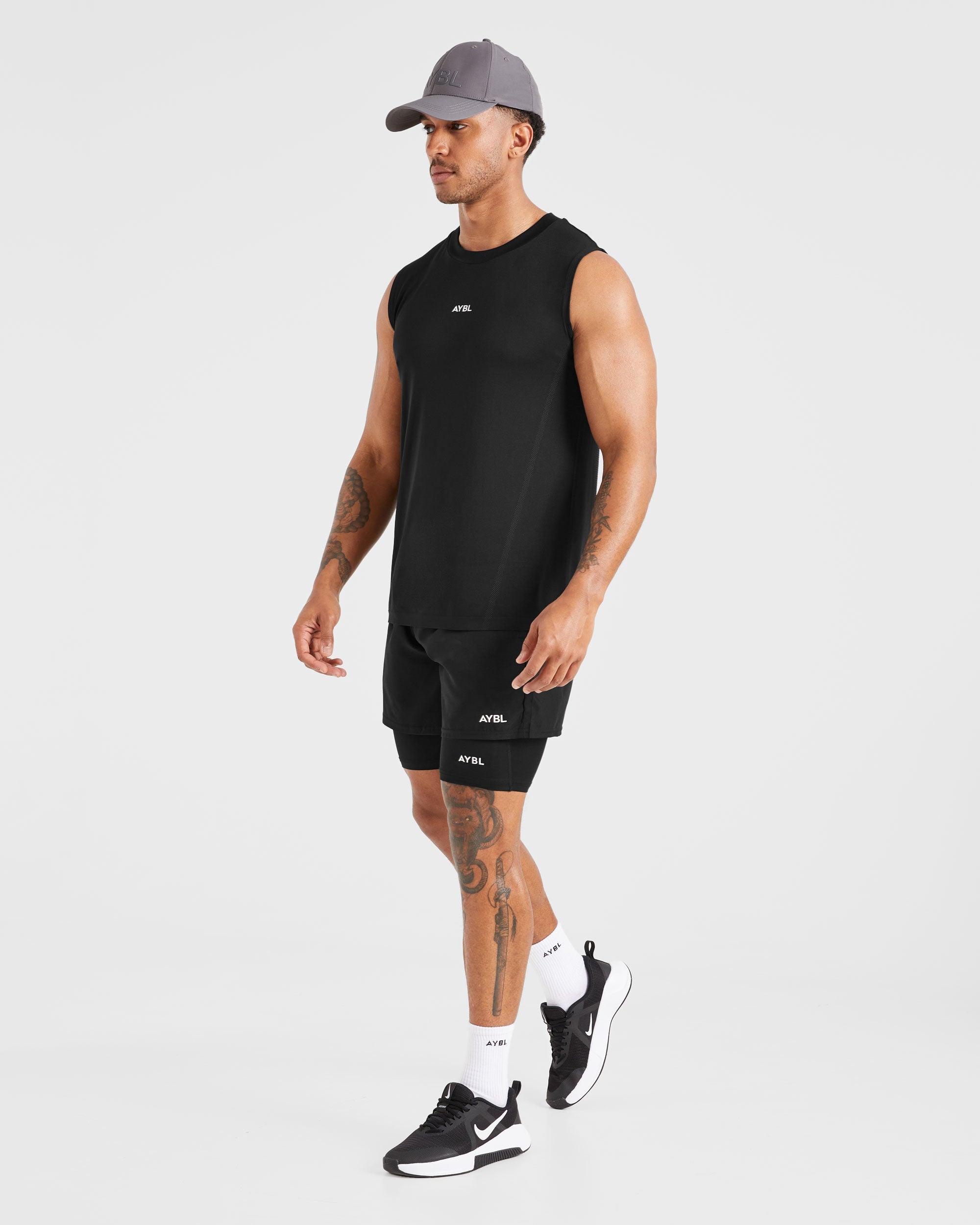 Essential Base Layer Shorts - Schwarz