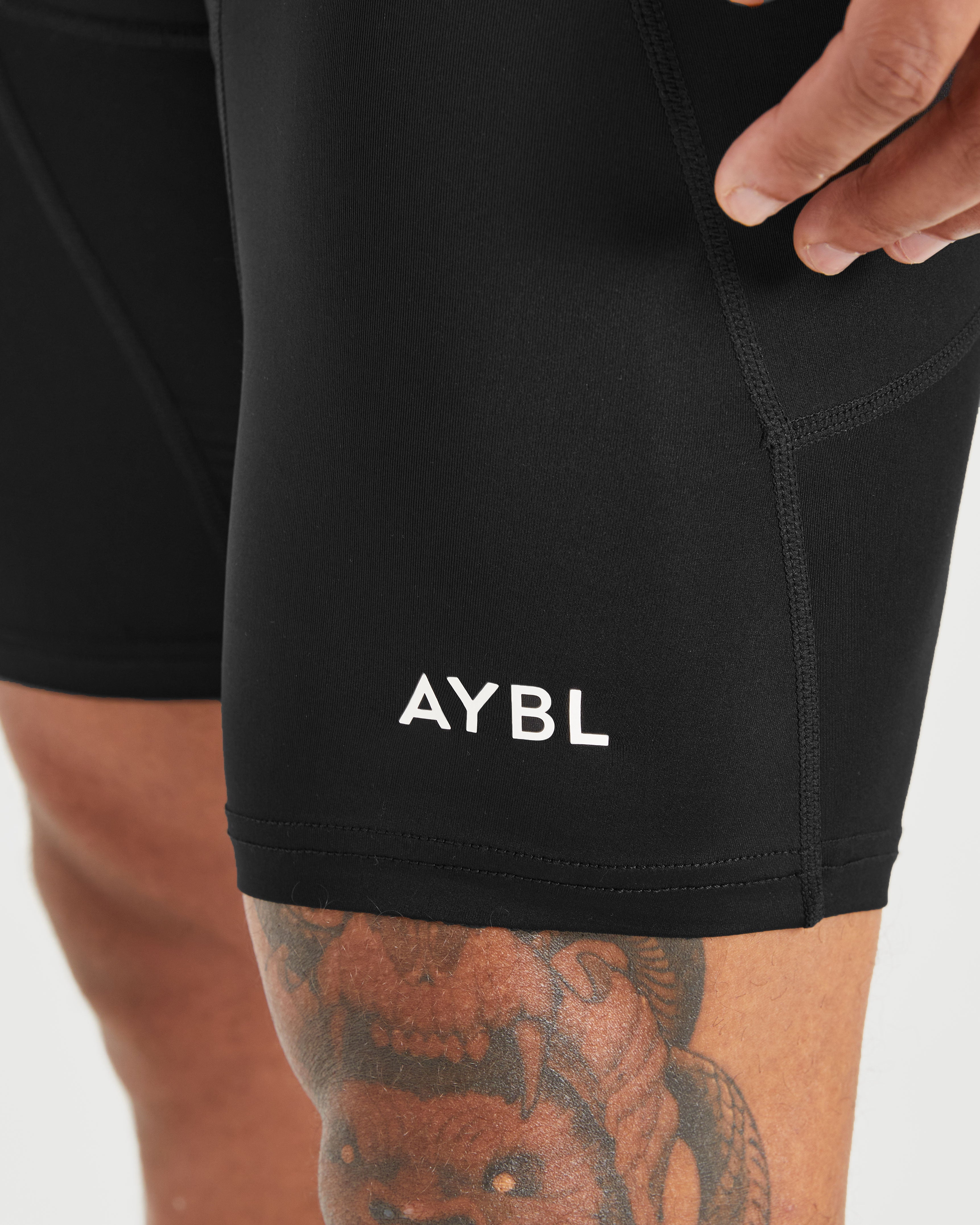 Essential Base Layer Shorts - Schwarz