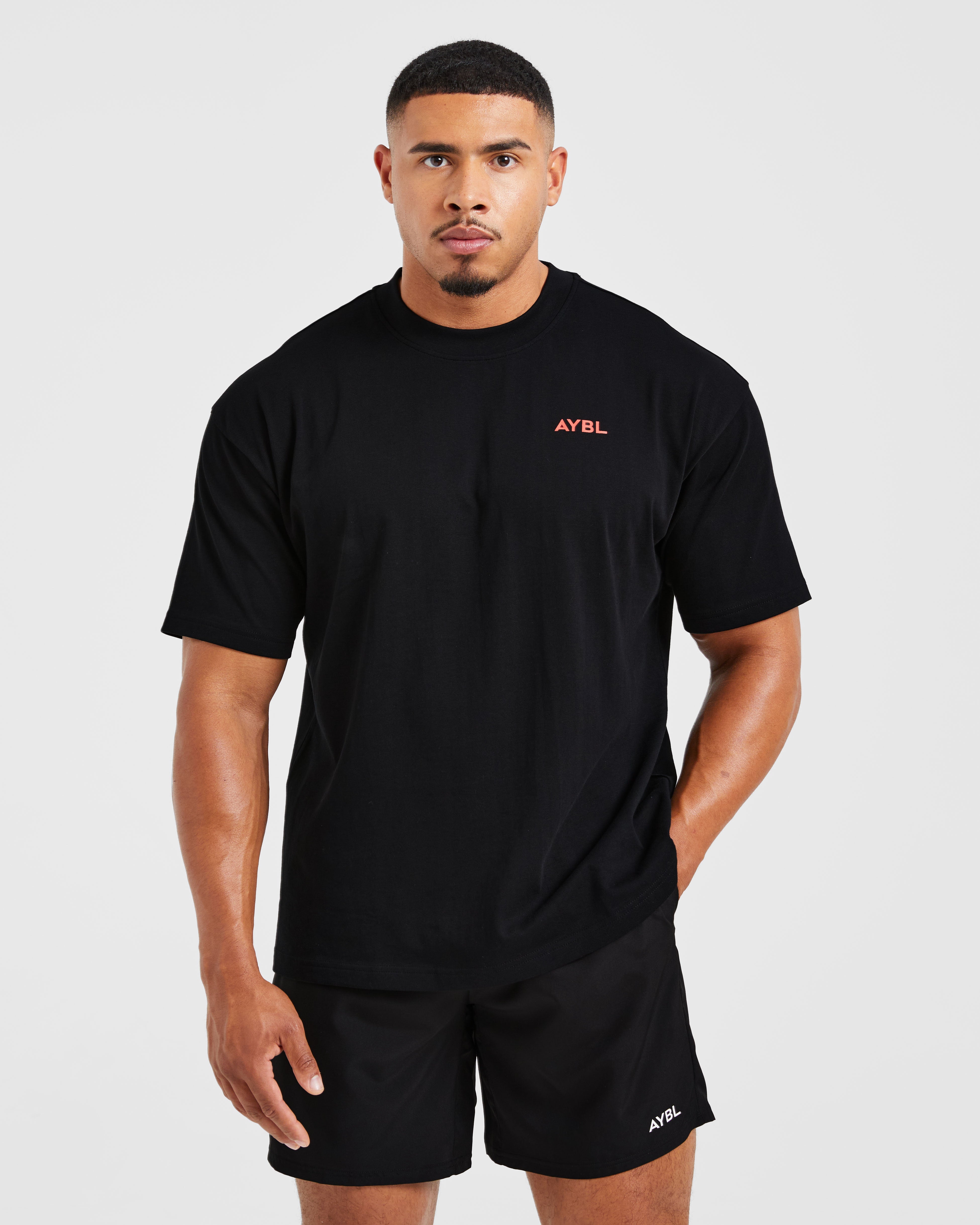 Essential Oversized T Shirt - Schwarz/Rot