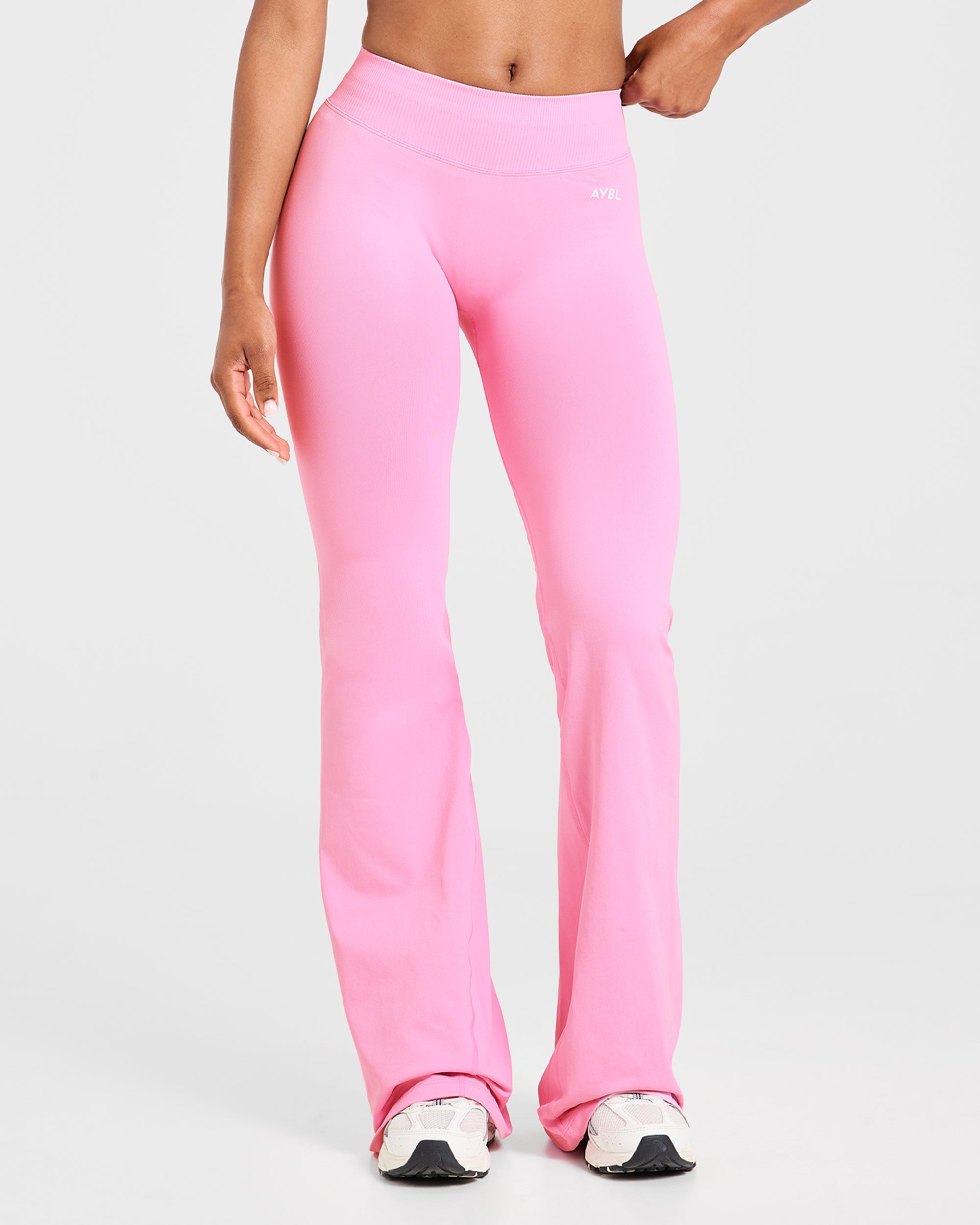 Enhance Seamless Flared Leggings - Sugar Rosa