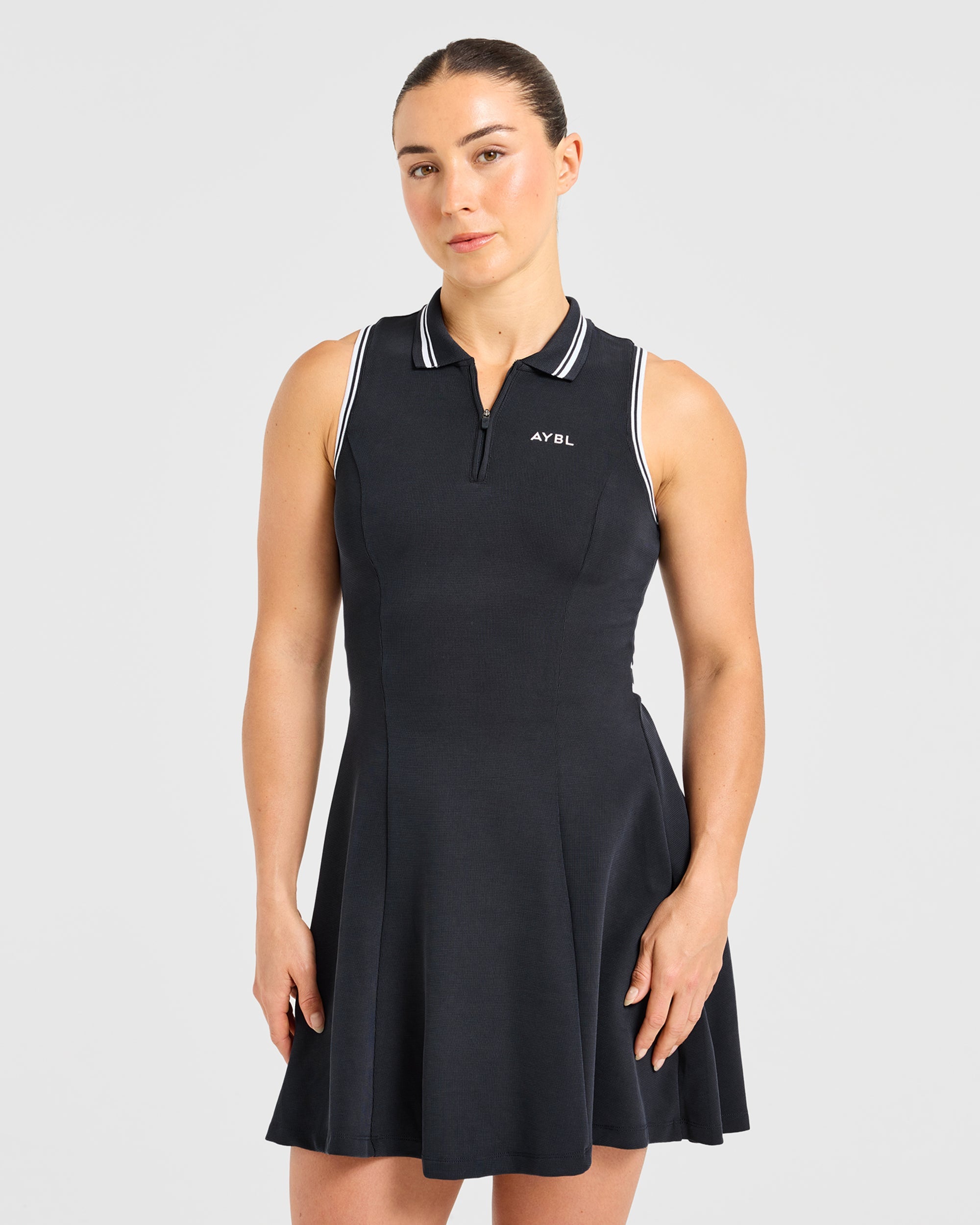 Classic Pleated Dress - Schwarz