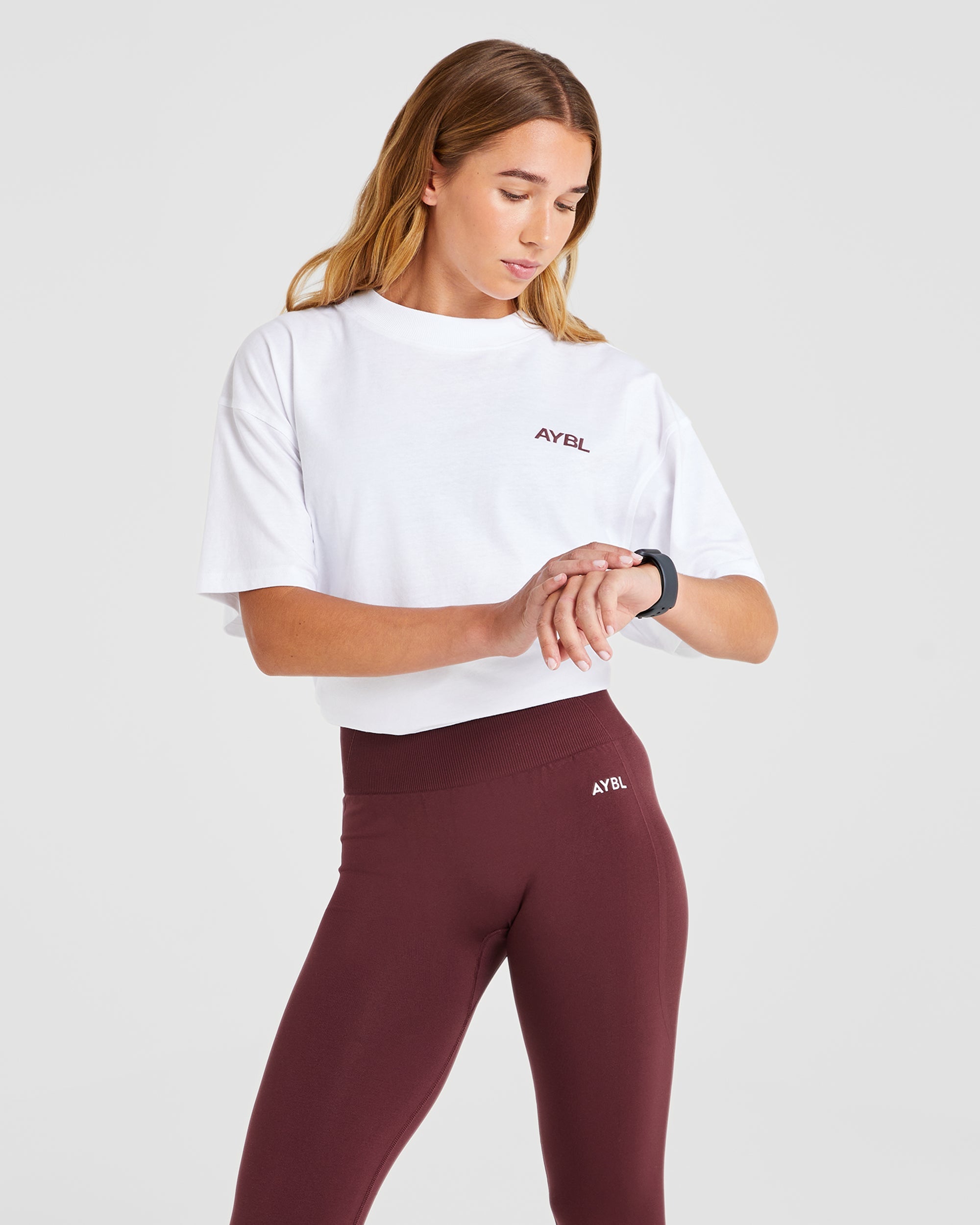 AYBL Sports Club Oversized T Shirt - Weiß/Bourgondi‘
