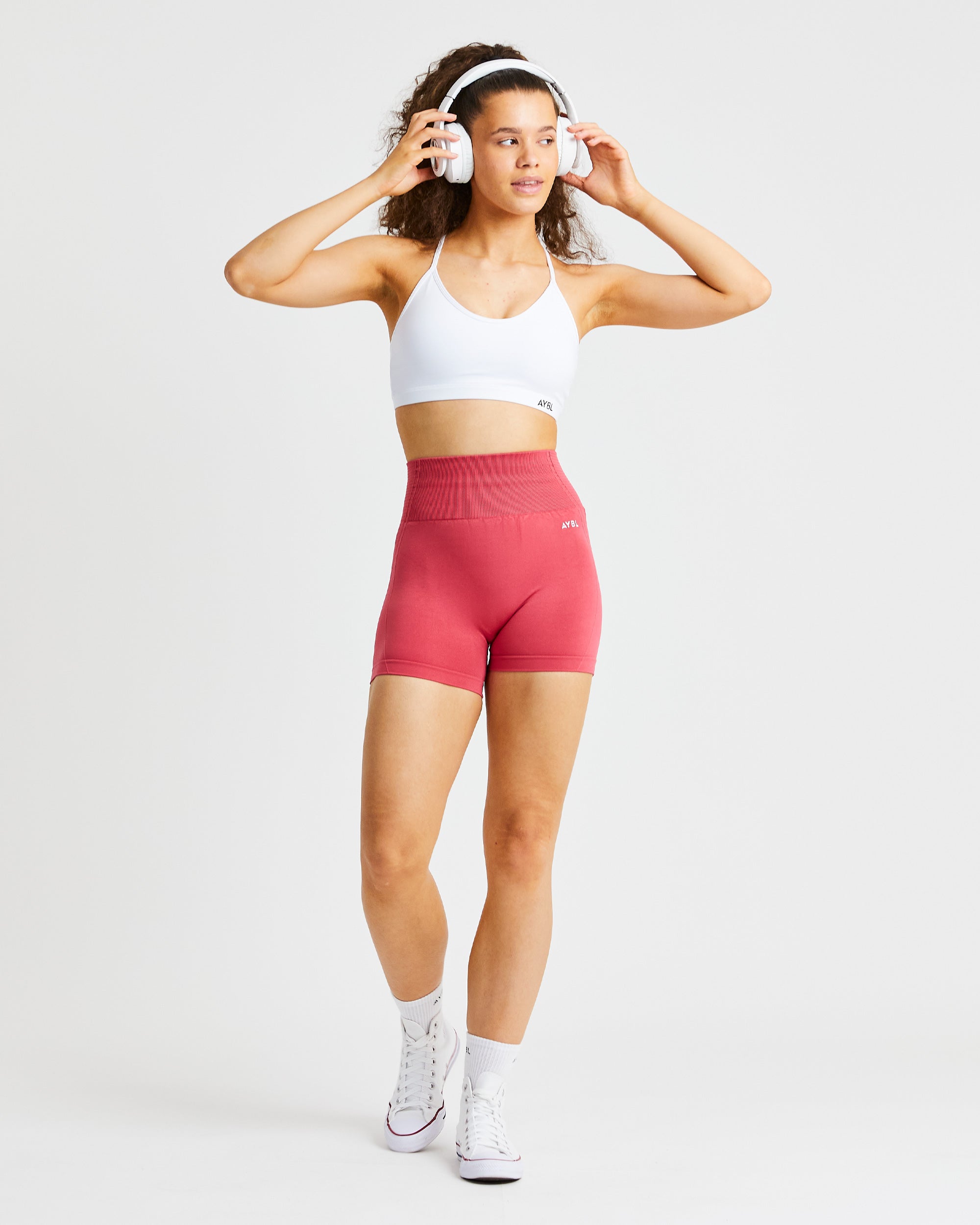 Essential V Neck Sports Bra - Weiß