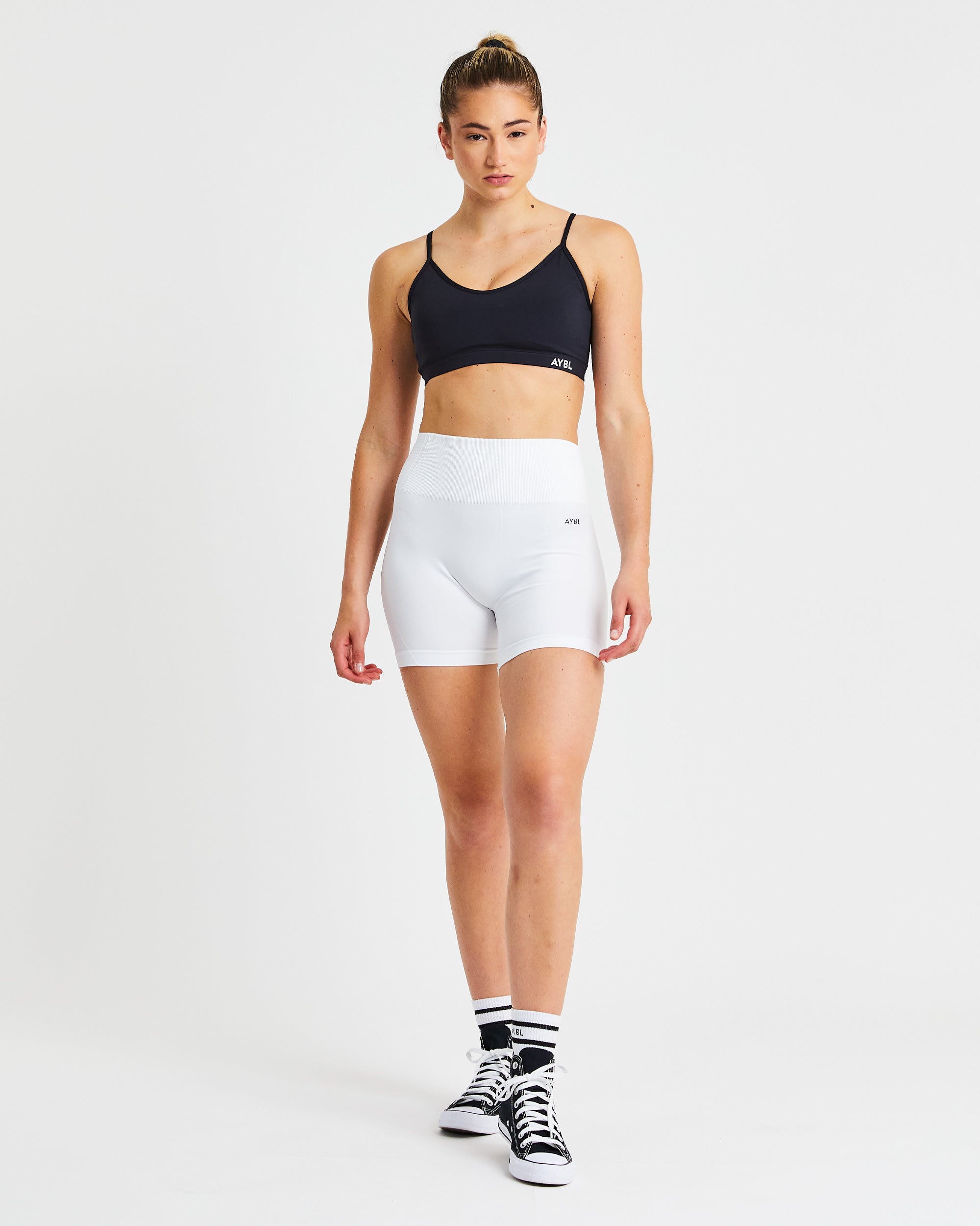 Essential V Neck Sports Bra - Schwarz