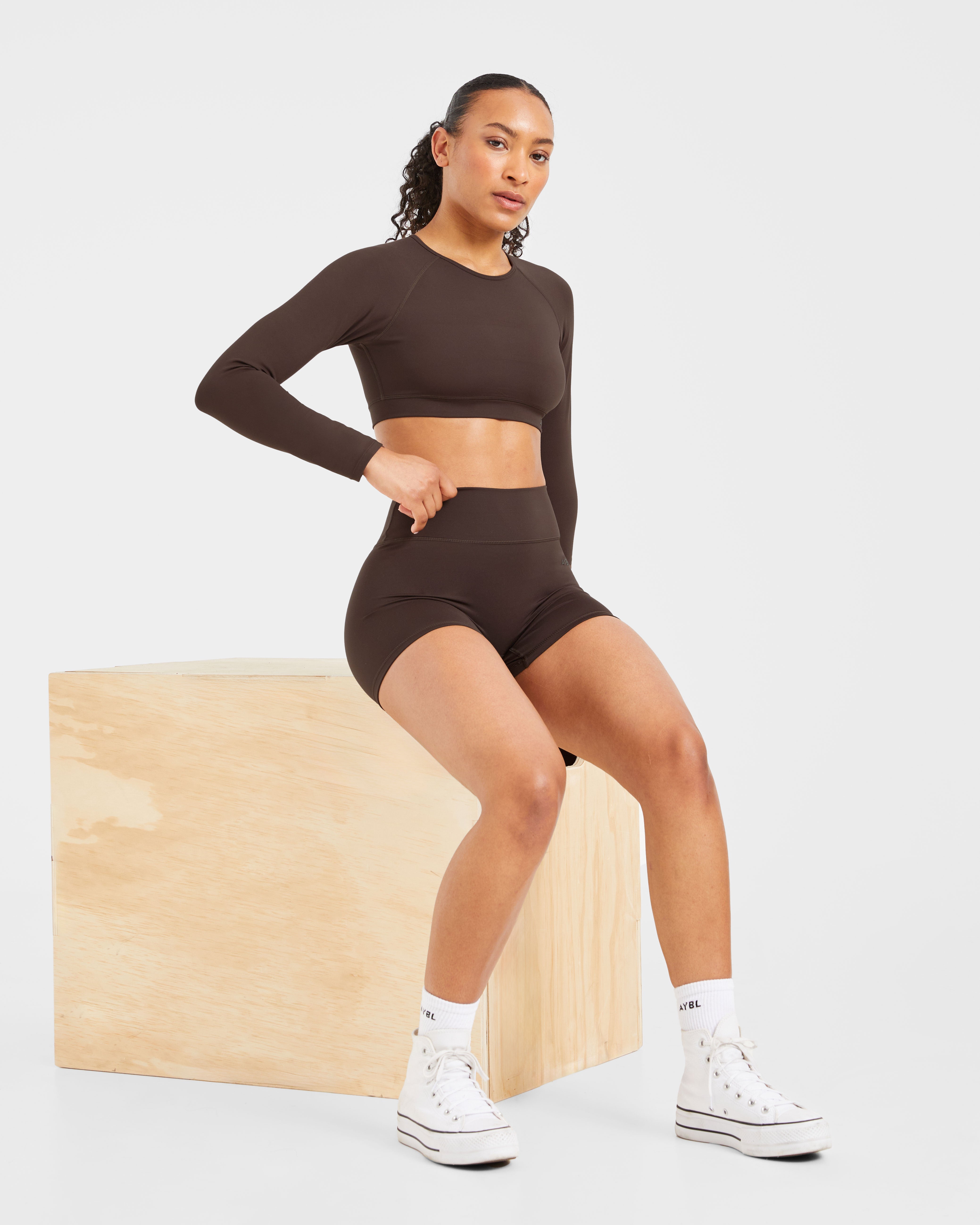 Staple Long Sleeve Crop Top - Coffee Braun