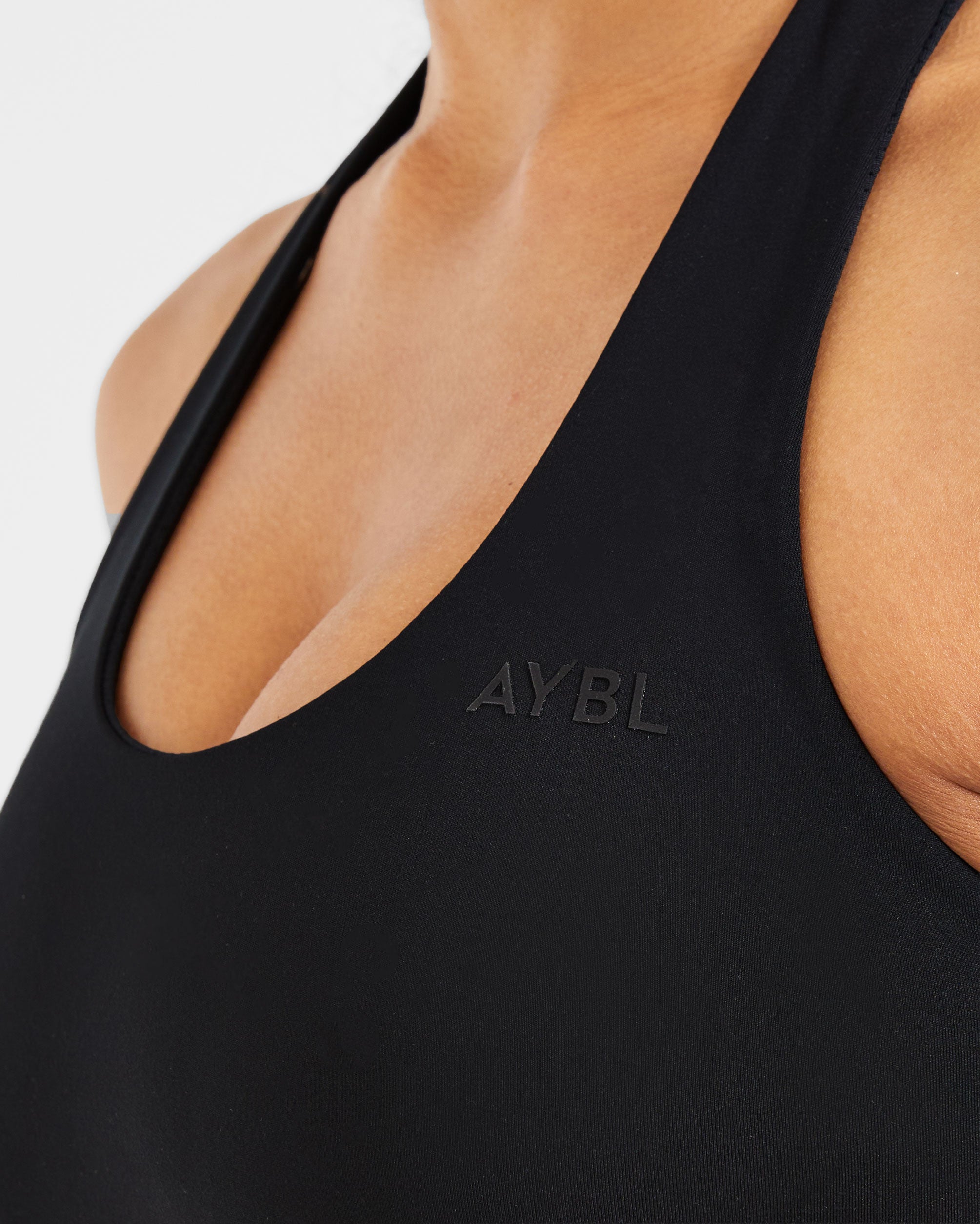 Staple Halterneck Crop Top - Schwarz