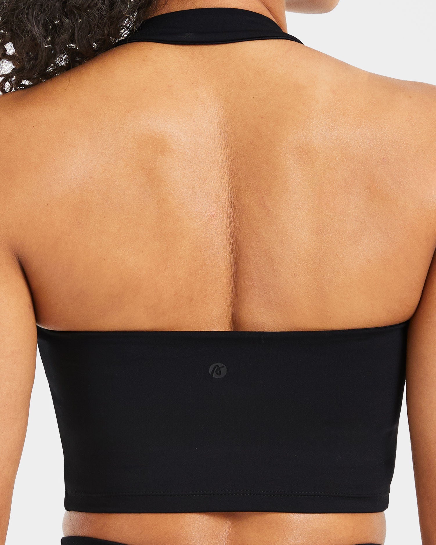 Staple Halterneck Crop Top - Schwarz